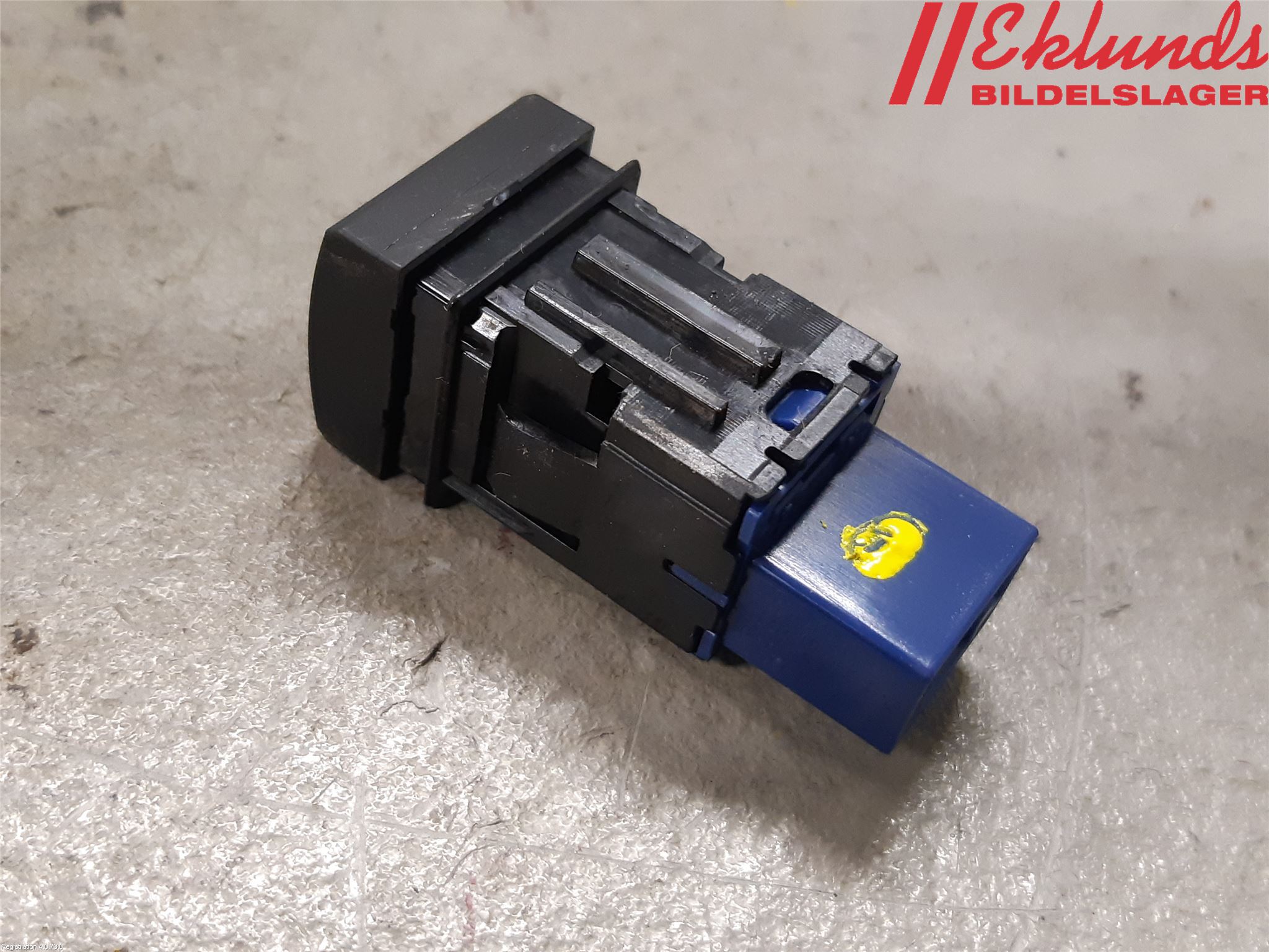 Toyota COROLLA 19- Strömställare Övrigt