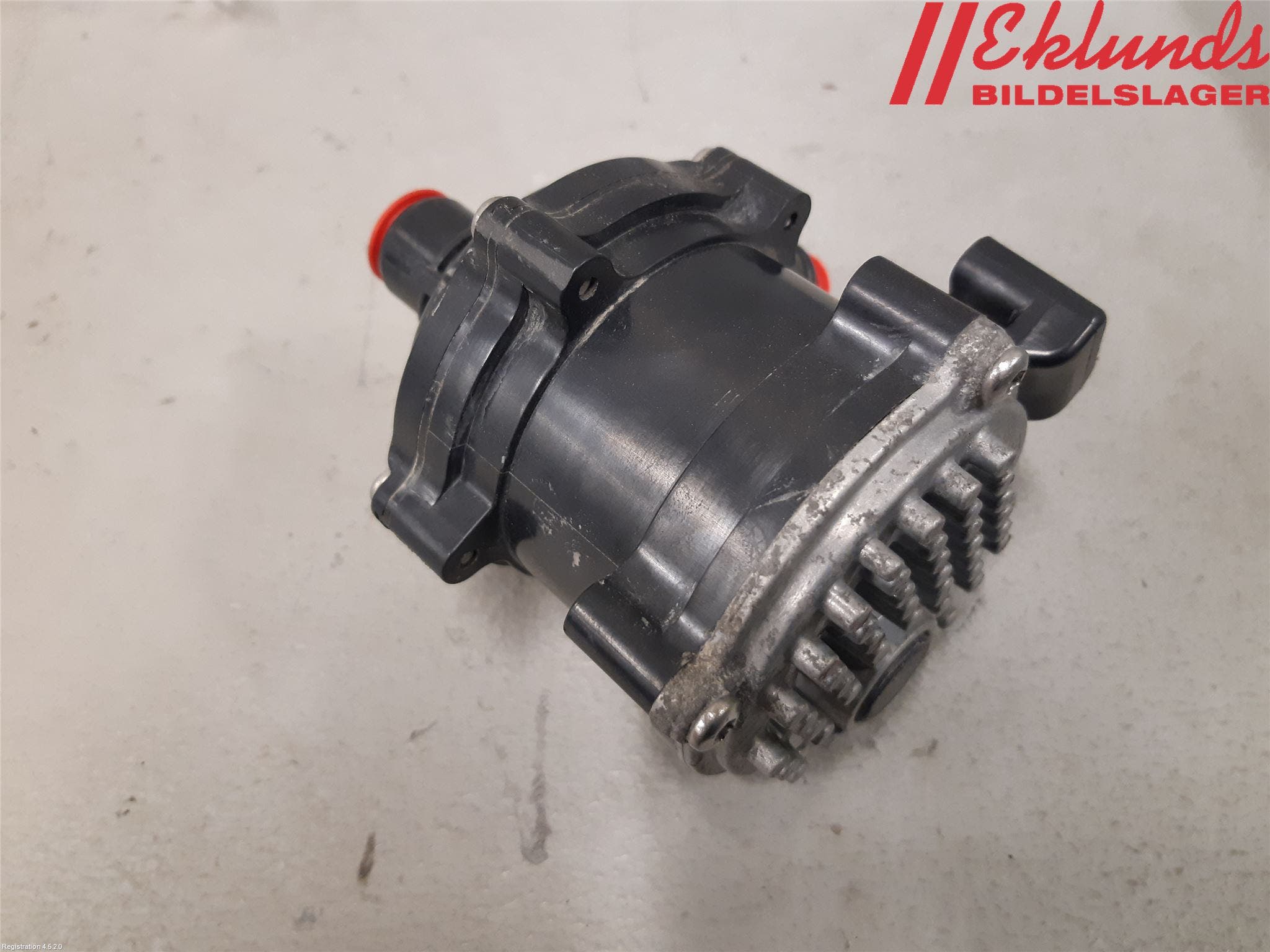 Volvo XC40/RECHARGE 18- Vattenpump