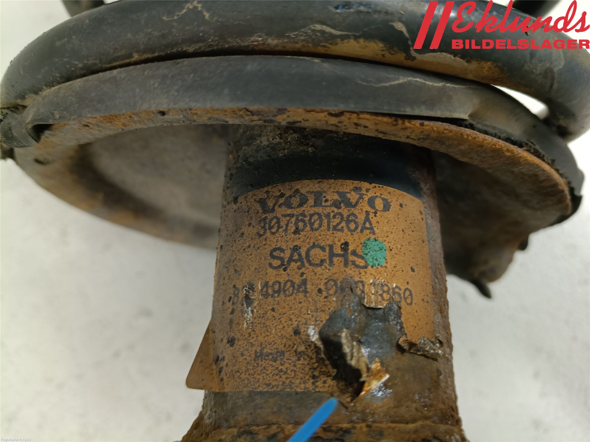 Volvo V70 05-08 Fjäderben Fram Höger