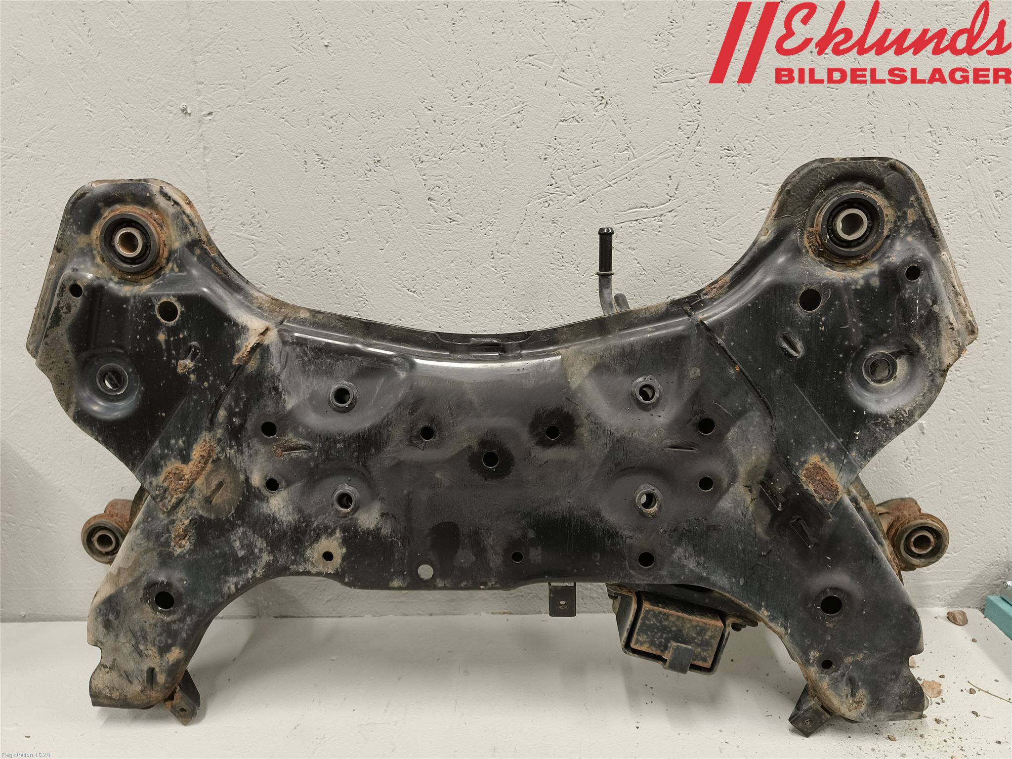 Hyundai i40 16-18 Framvagnsbalk