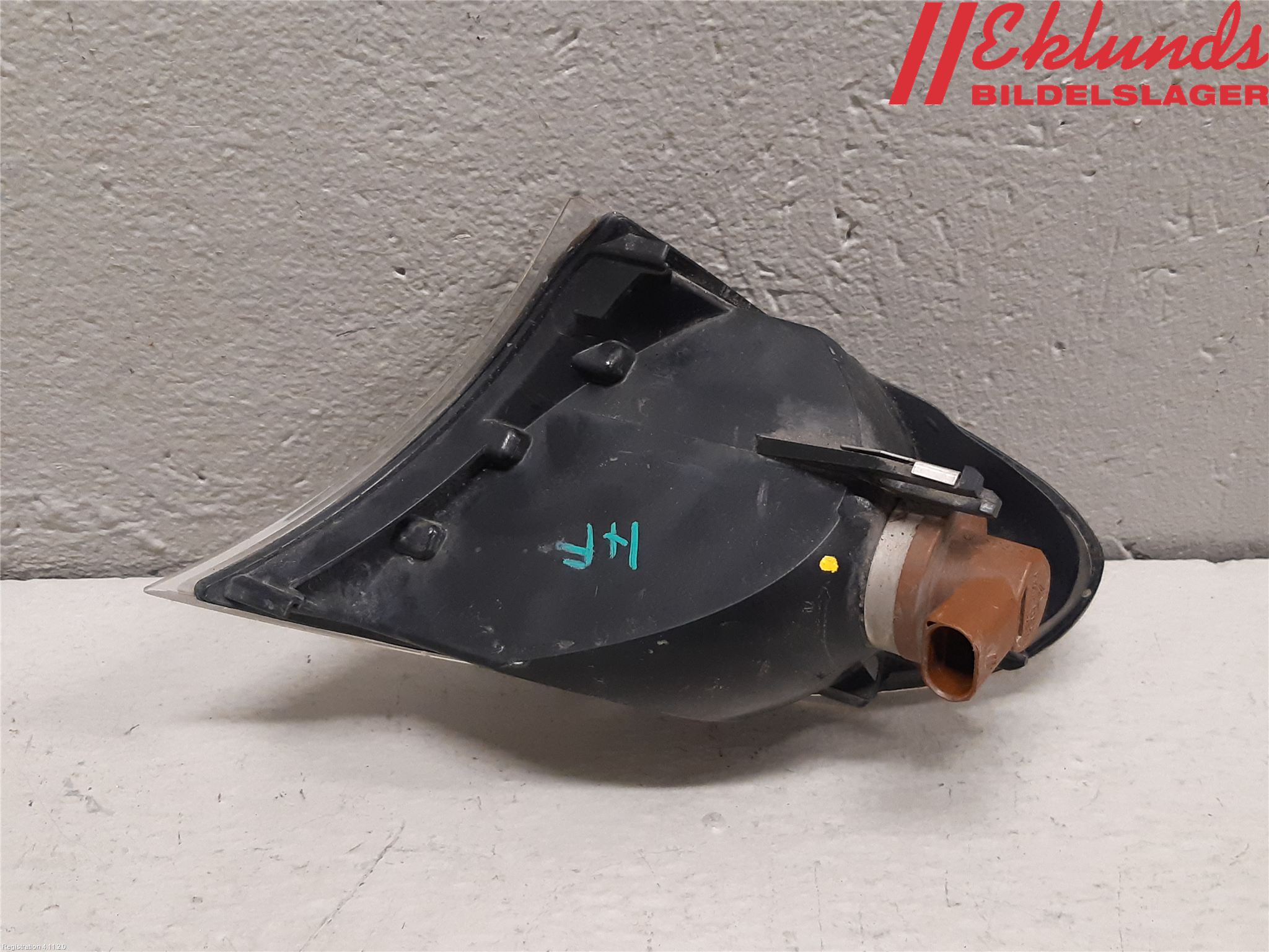 BMW 3 E46      98-05 Blinkers Fram Höger