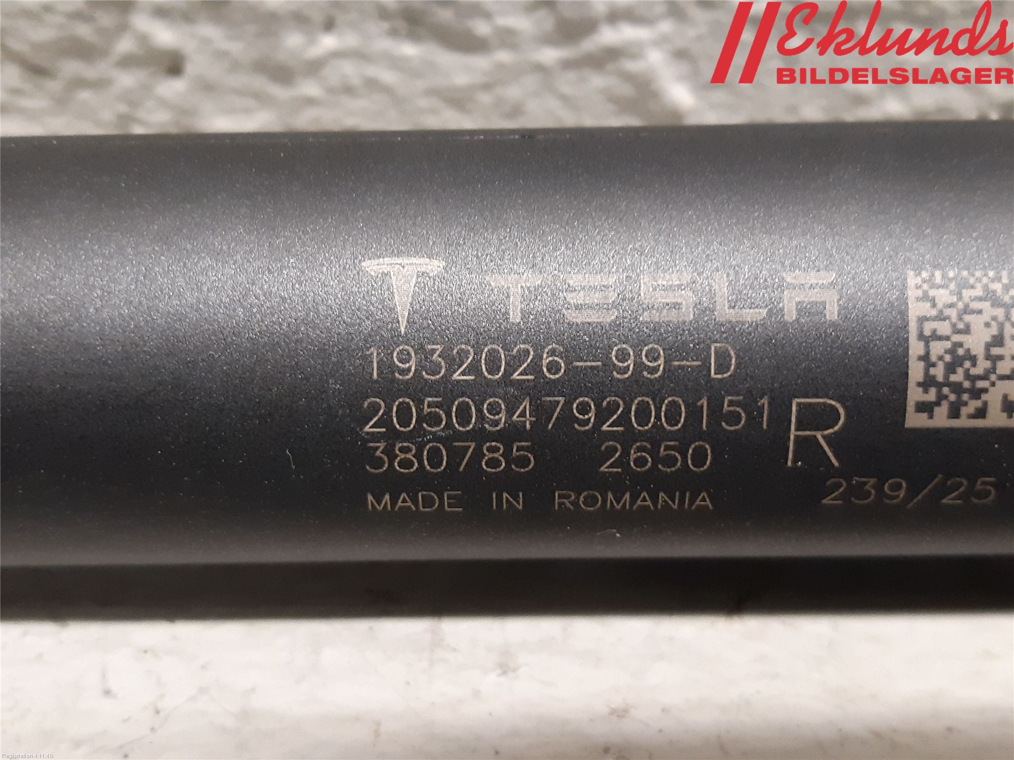 Tesla MODEL Y 21- Bakluckeöppnare Automatisk