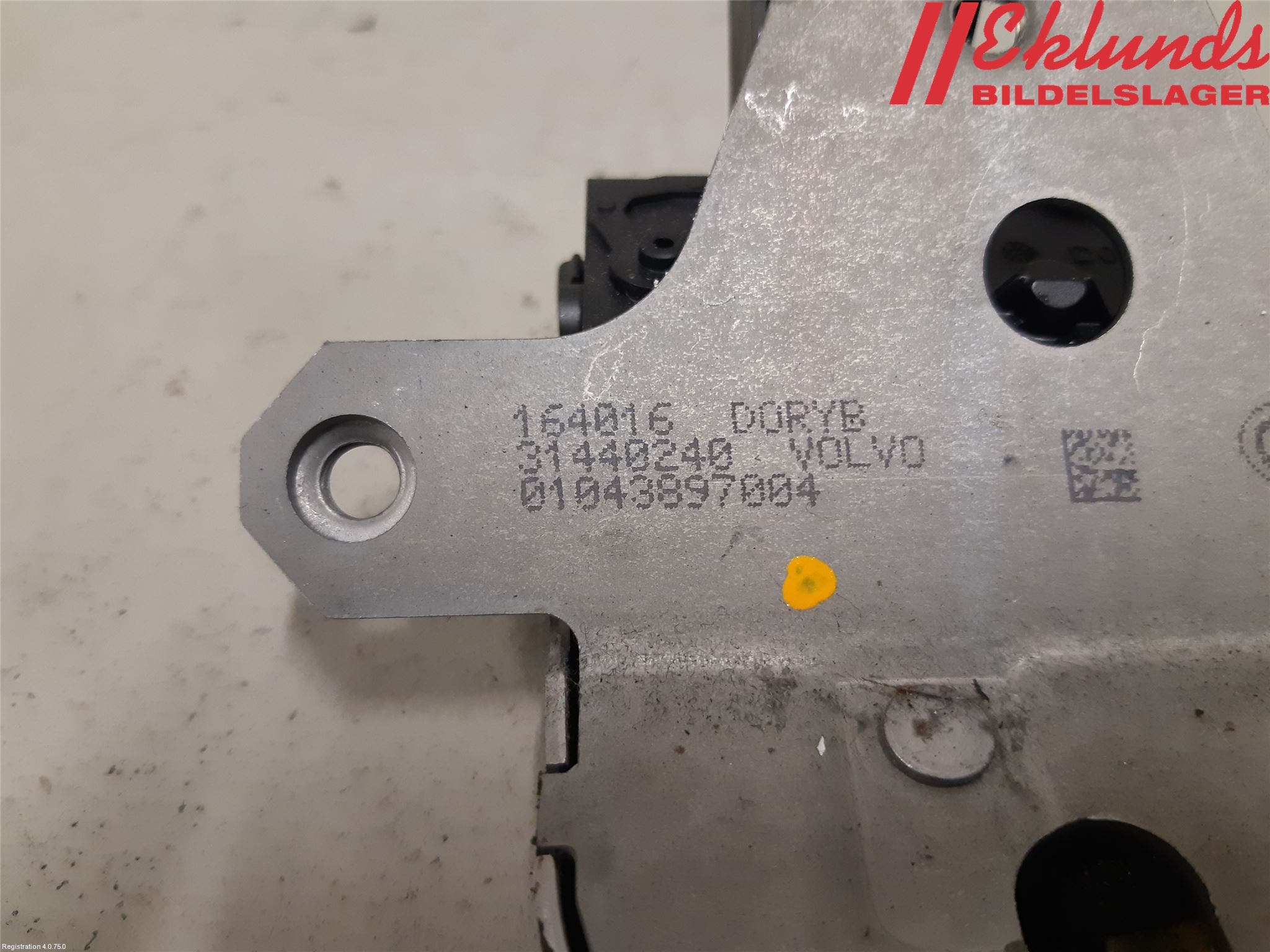 Volvo V60 CROSS COUNTRY 16-18 Låskista Baklucka