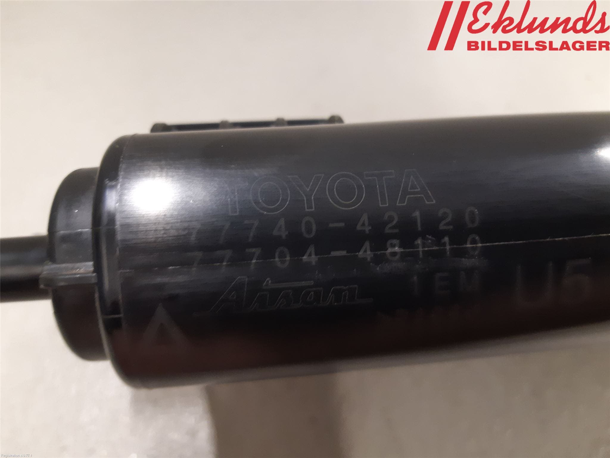 Toyota RAV4 19- Bränsle Kolkanister