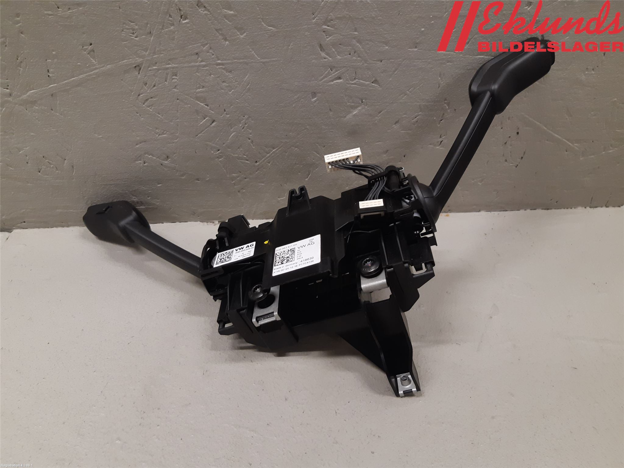 Volkswagen VW PASSAT 15-19 Spakcentral