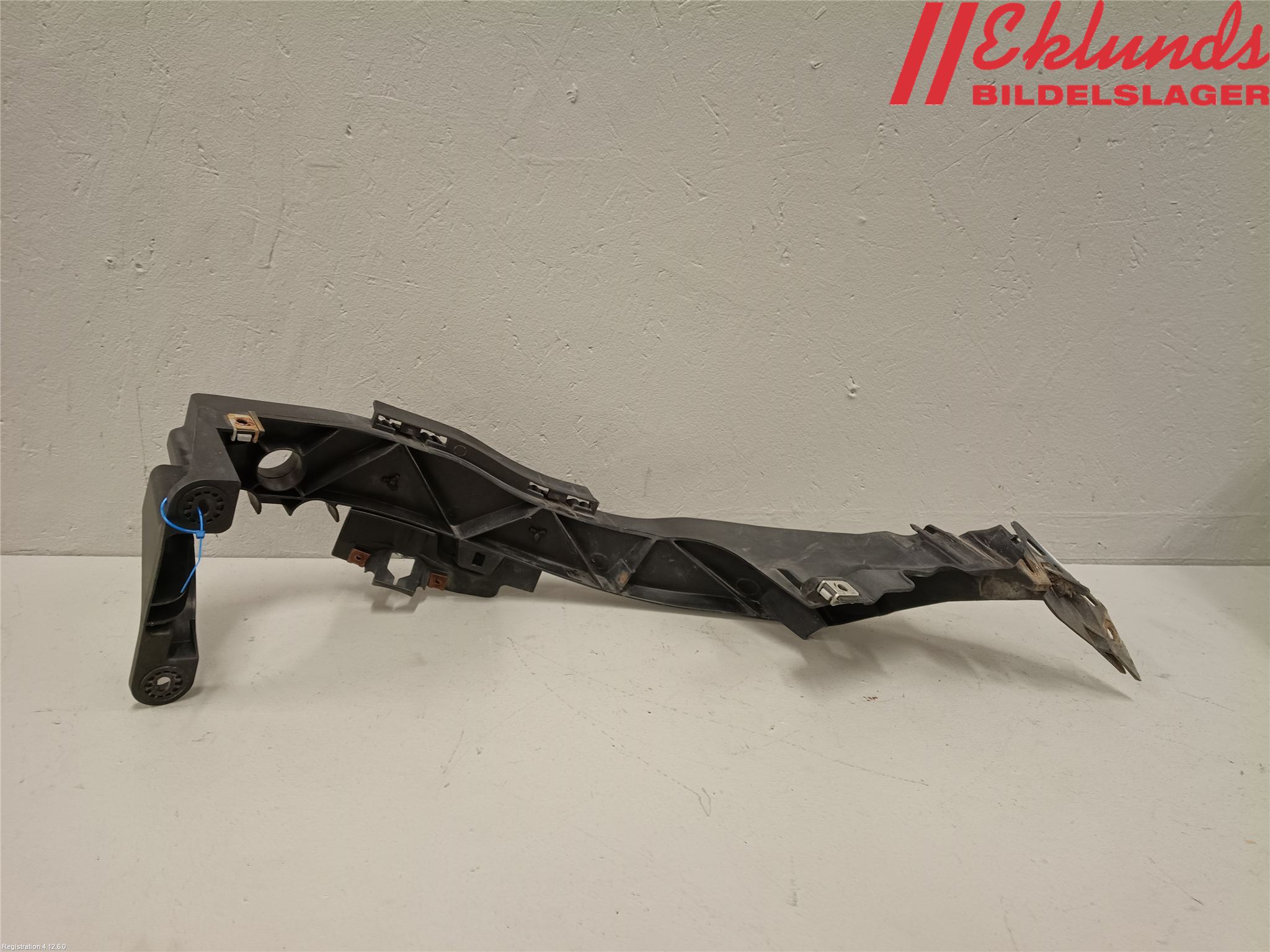 BMW 1 E87/81 5D/3D 03-11 Strålkast Fästsarg