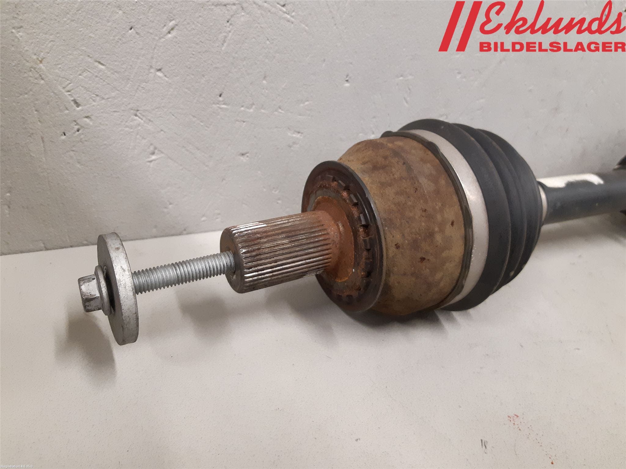 Volvo V60 11-13 Drivaxel Fram Höger