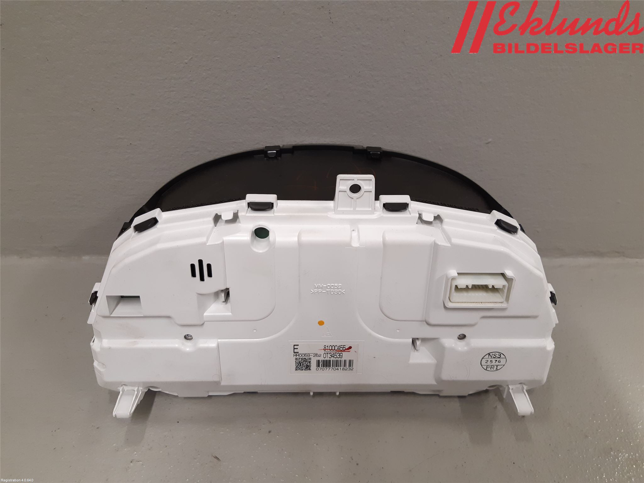 Mitsubishi OUTLANDER 13-21 Instrument Komb