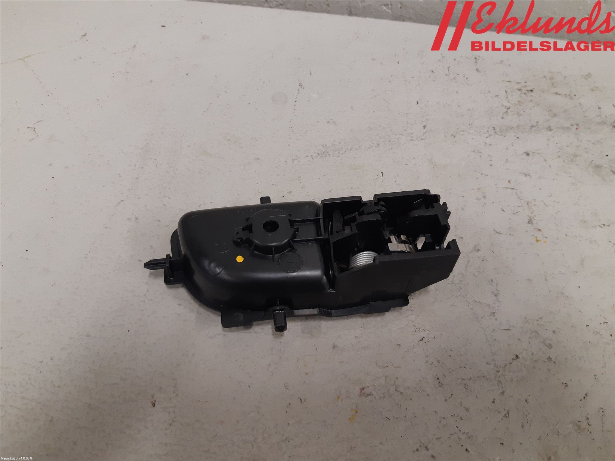 Toyota YARIS XP130 15-20 Dörrhandtag Inre Vä