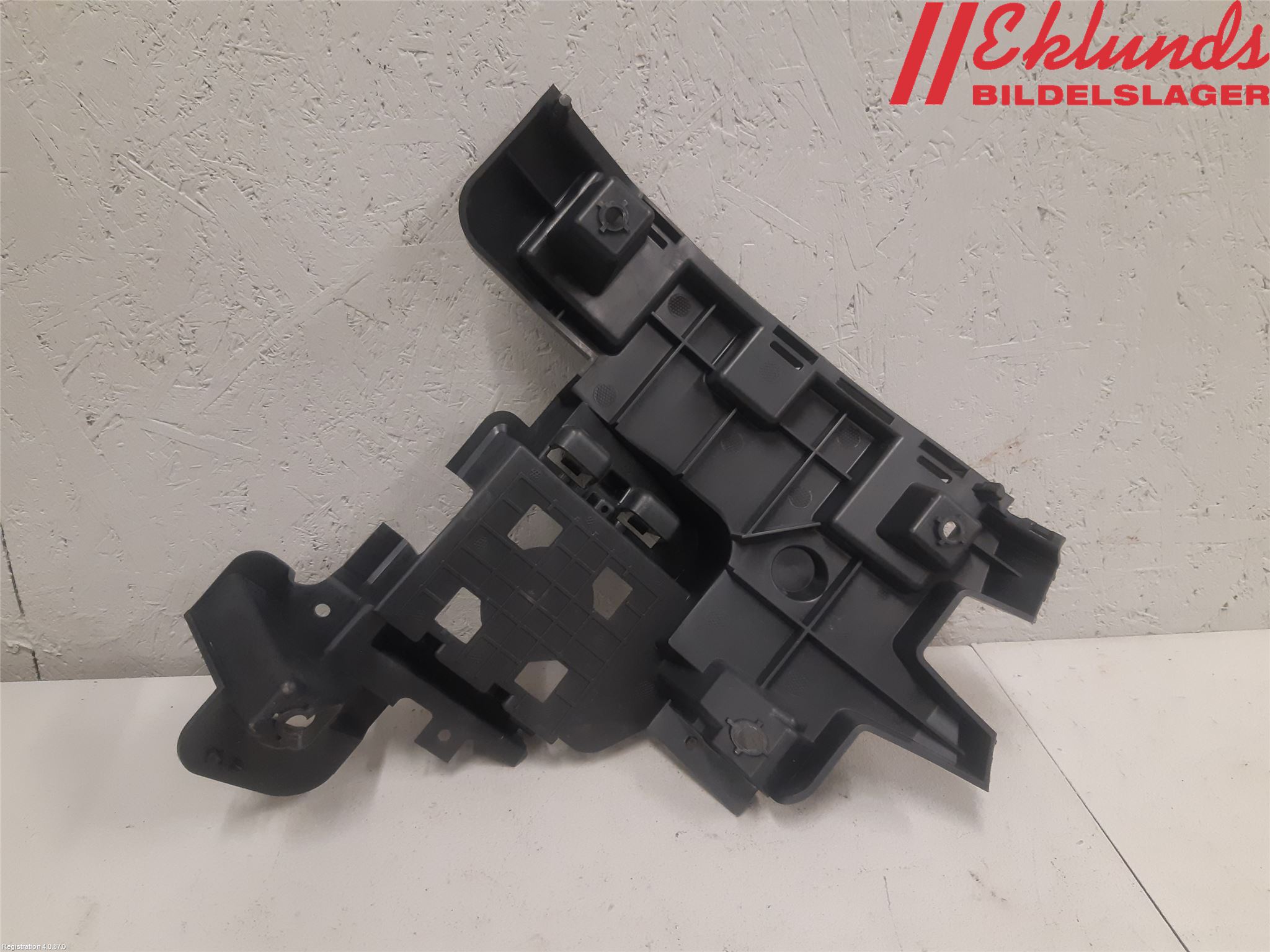 Volvo S60 11-13 Stötfångarfäste Bak Hö