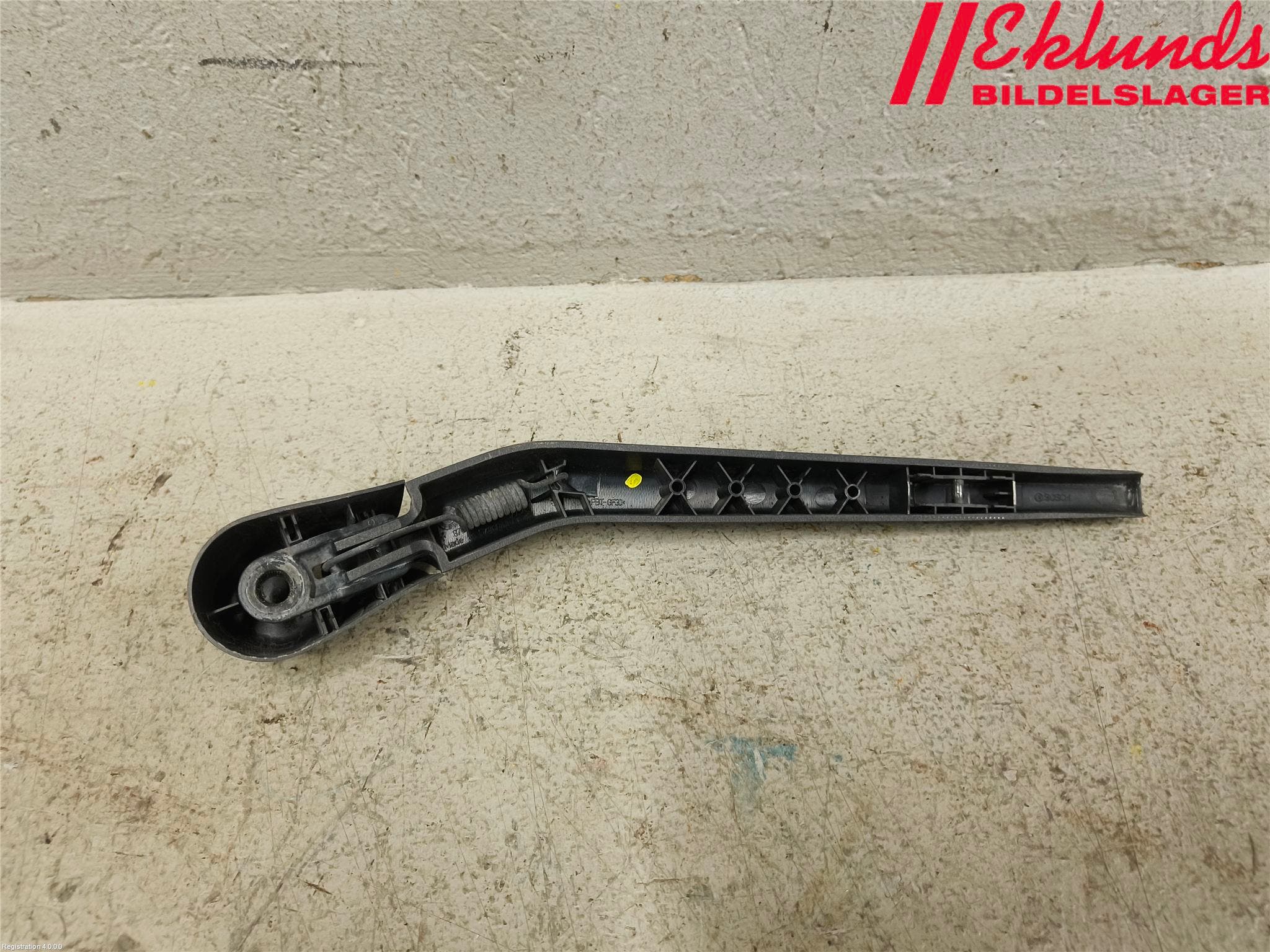 Volvo V40 12-19 Torkararm-Bakruta