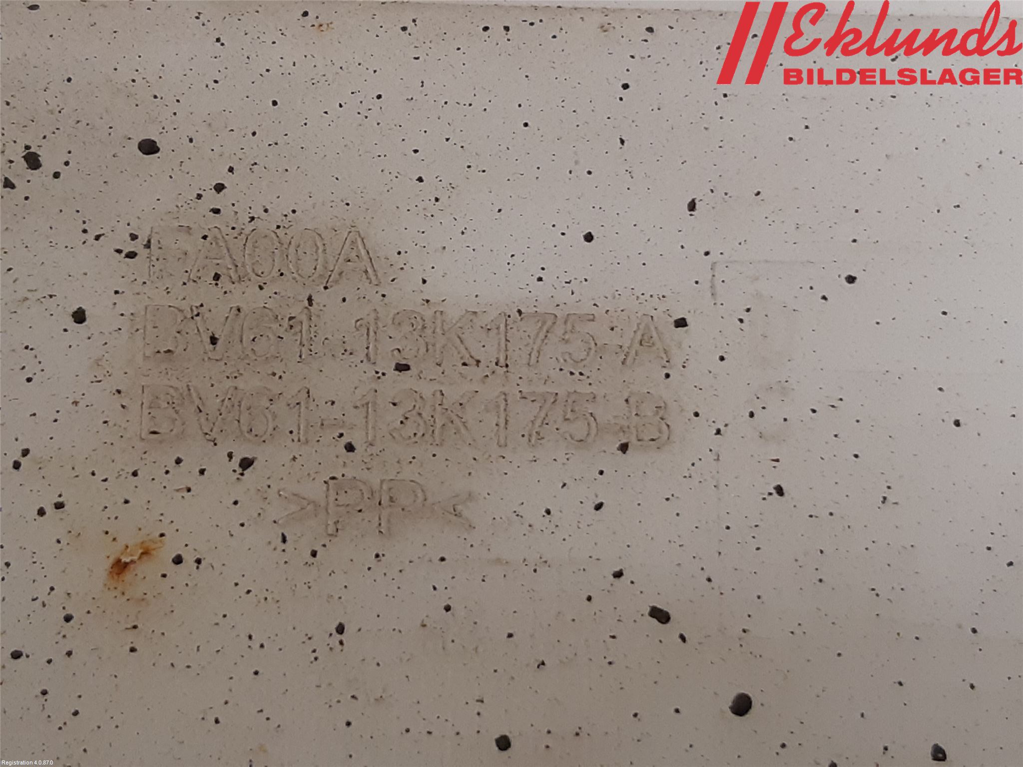 Ford FOCUS 11-14 Spolartank Vindruta-Strål