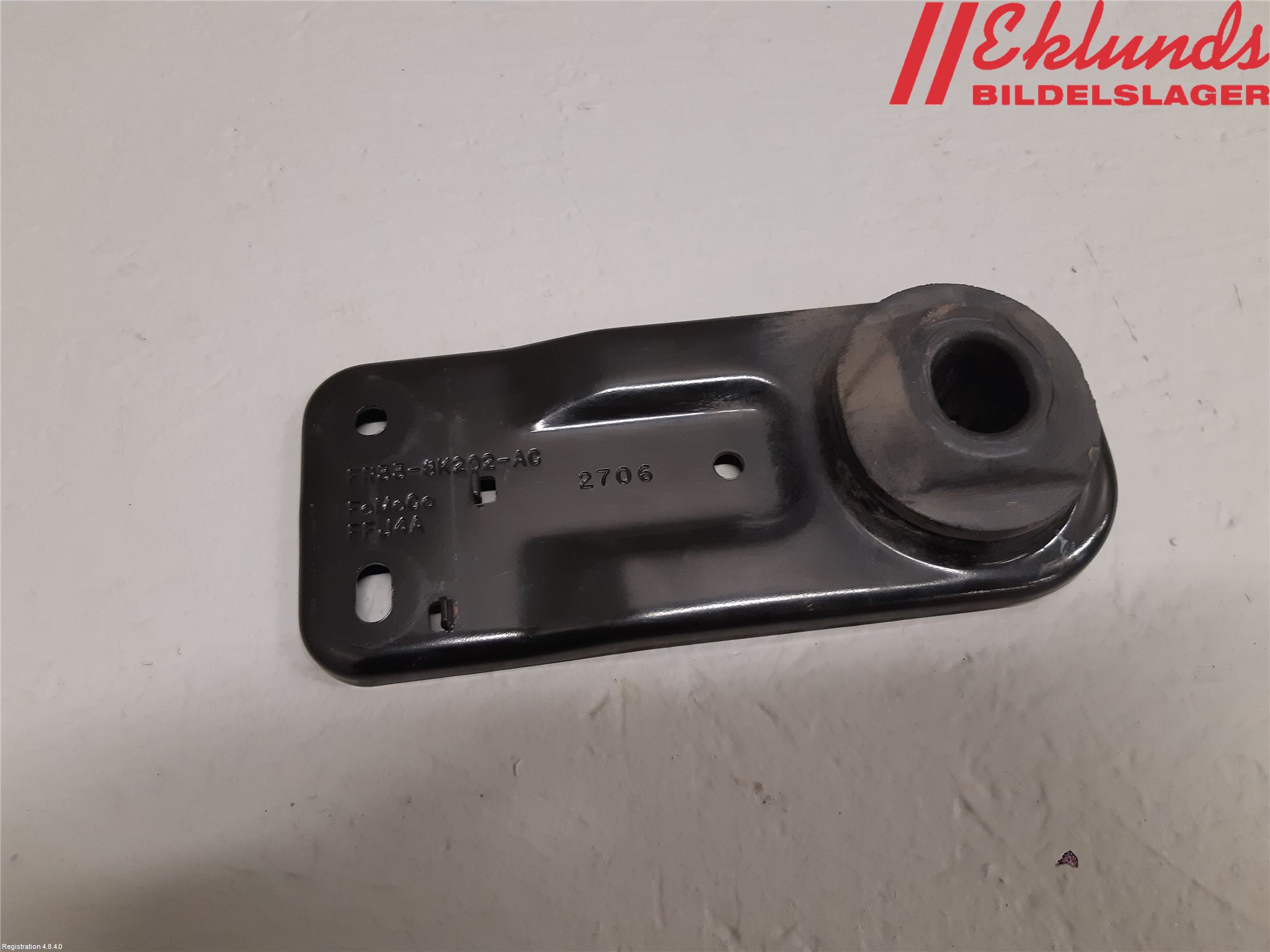 Ford MUSTANG VI 15-22 Kylarfäste-Ram-Balk