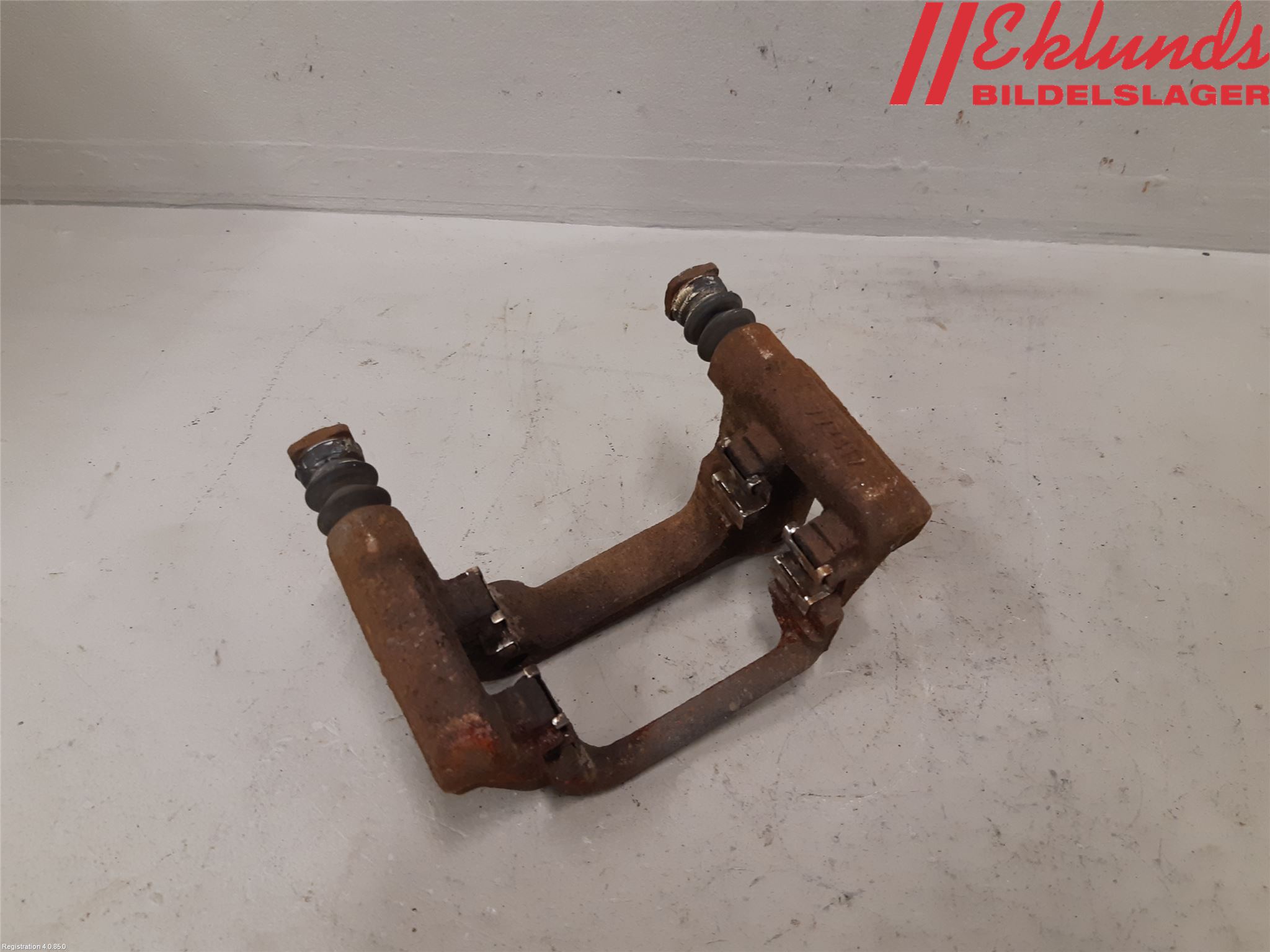 Peugeot PARTNER/E-PARTNER 19- Bromsokshållare