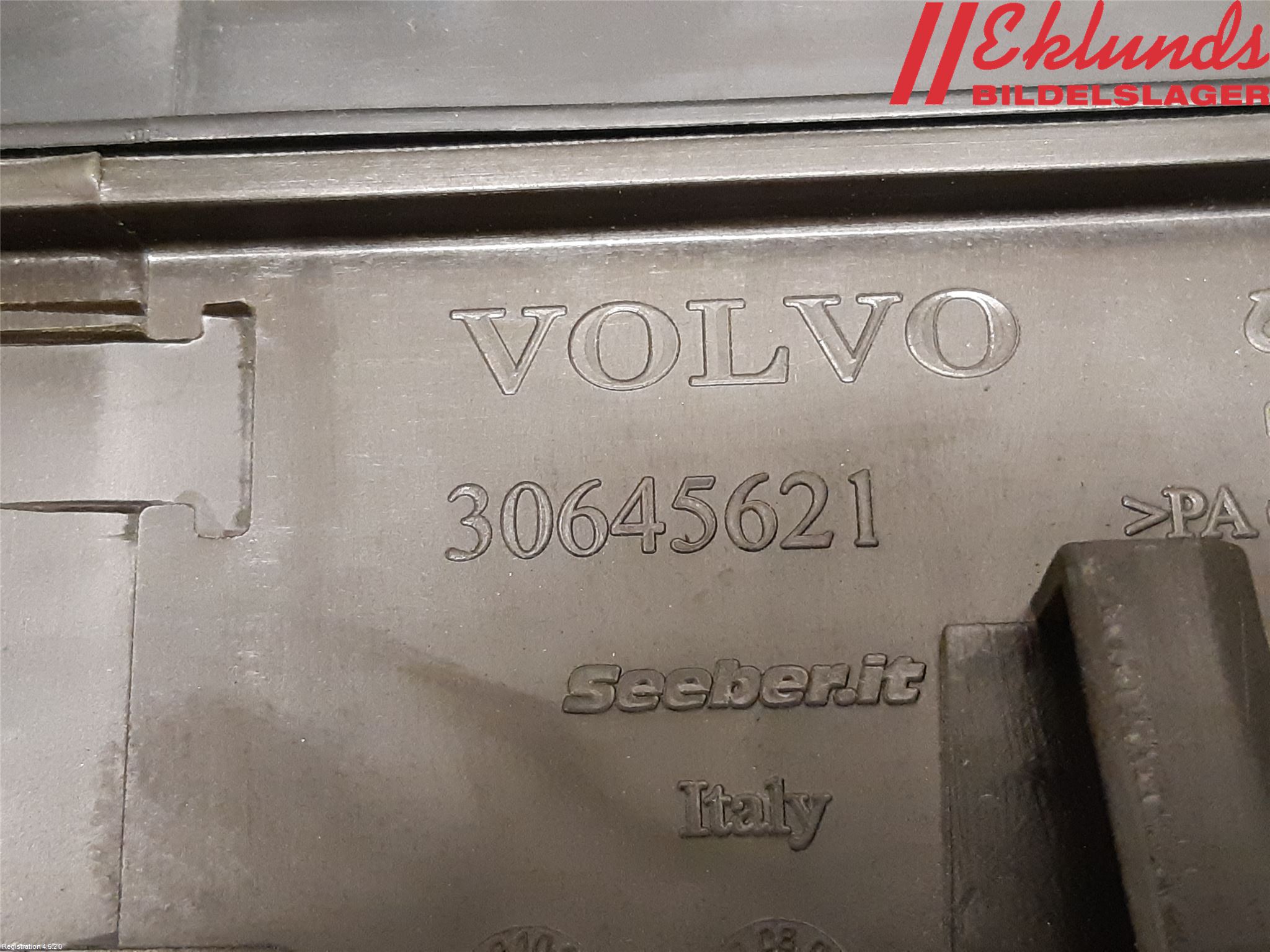 Volvo V70 05-08 Styrservooljebehållare