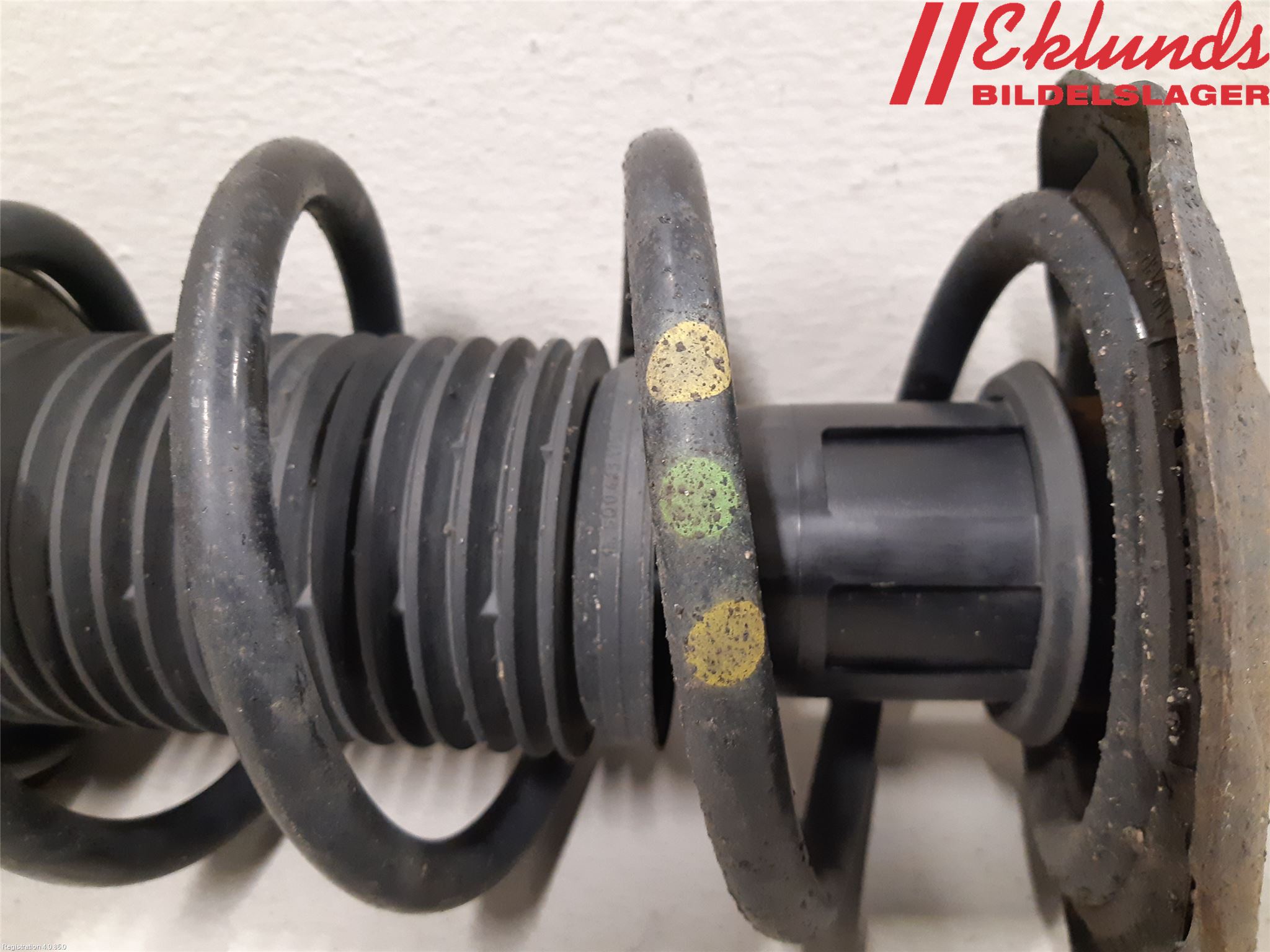 Volkswagen VW PASSAT 15-19 Fjäderben Fram Höger
