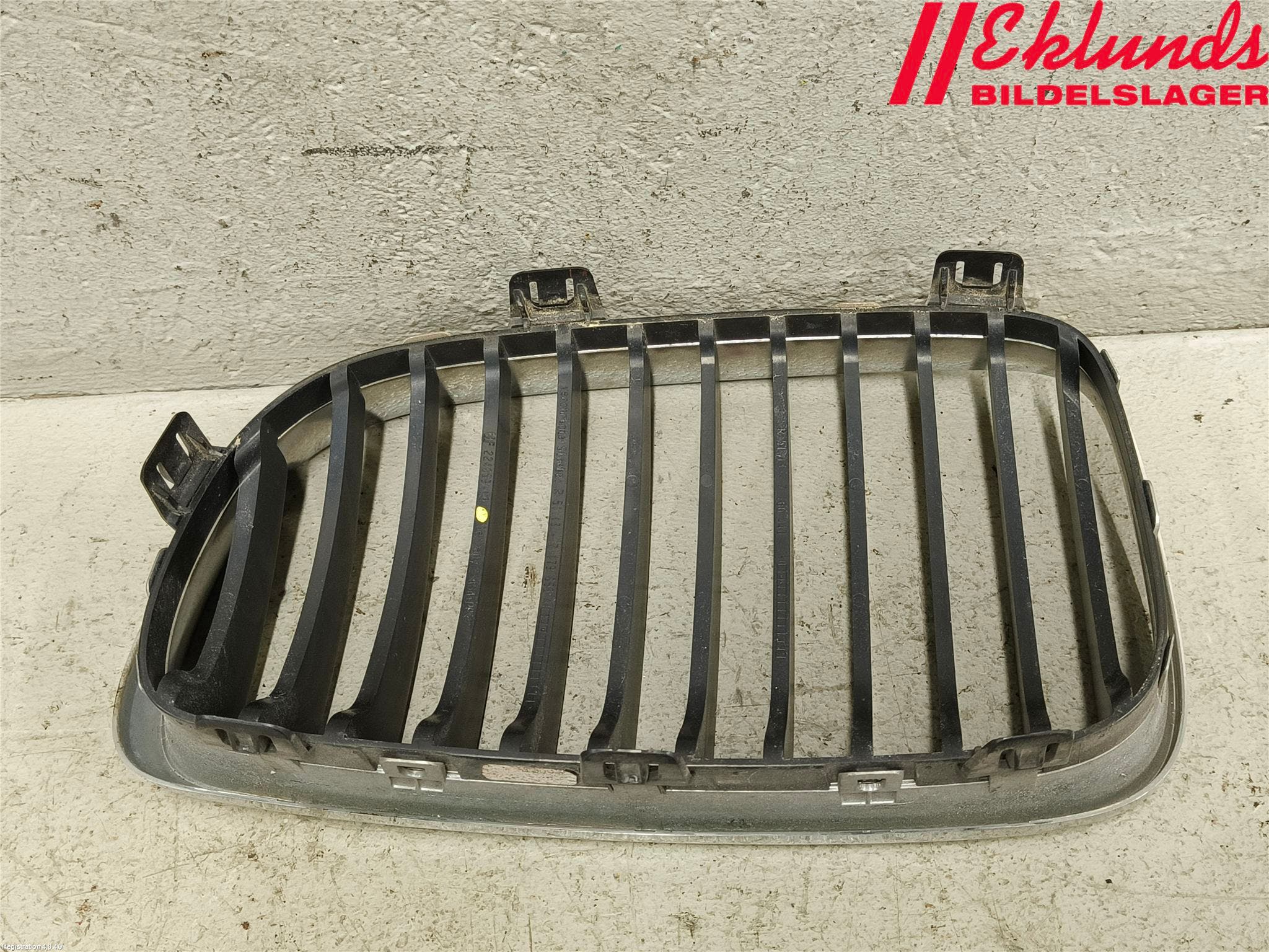 BMW 1 E87/81 5D/3D 03-11 Grilldel Mitt