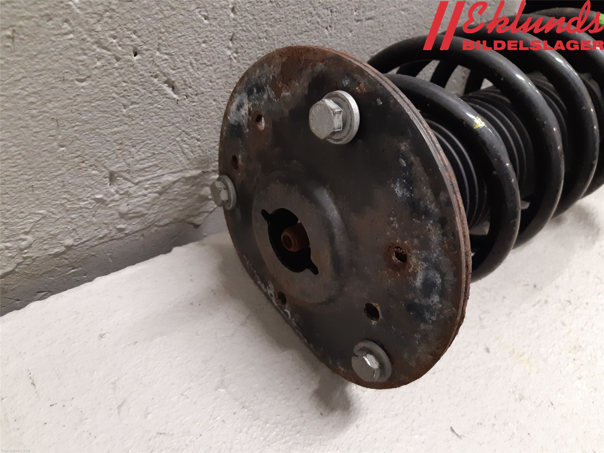 Volvo V70 14-16 Fjäderben Fram Vänster
