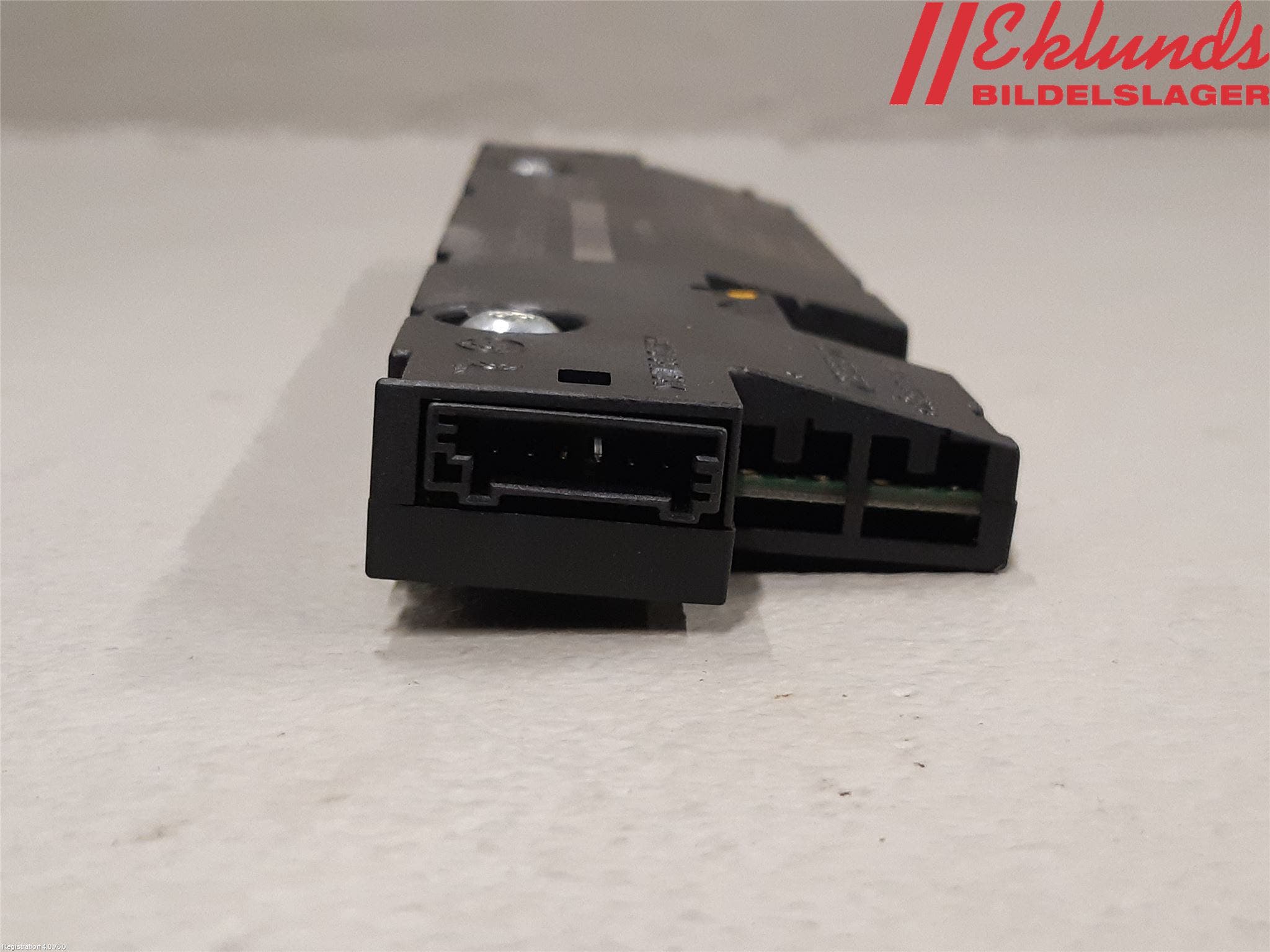 BMW 5 F10/F11/F18 09-17 Antennförstärkare