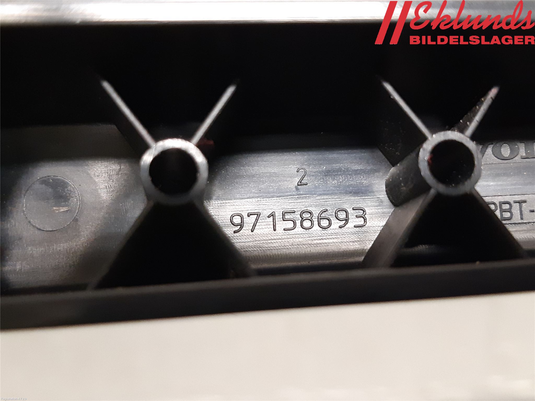 Volvo XC90/RECHARGE 16- Torkararm-Bakruta