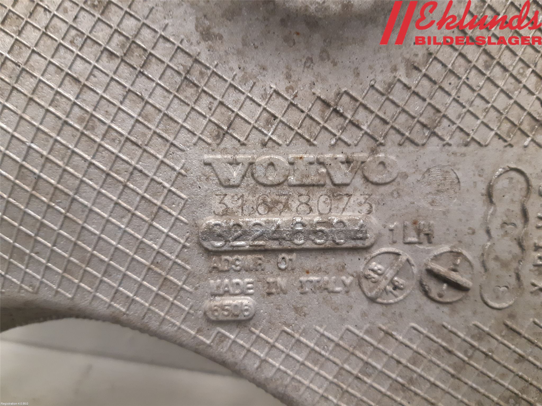 Volvo V90 17->> Bärarm Bak Vänster