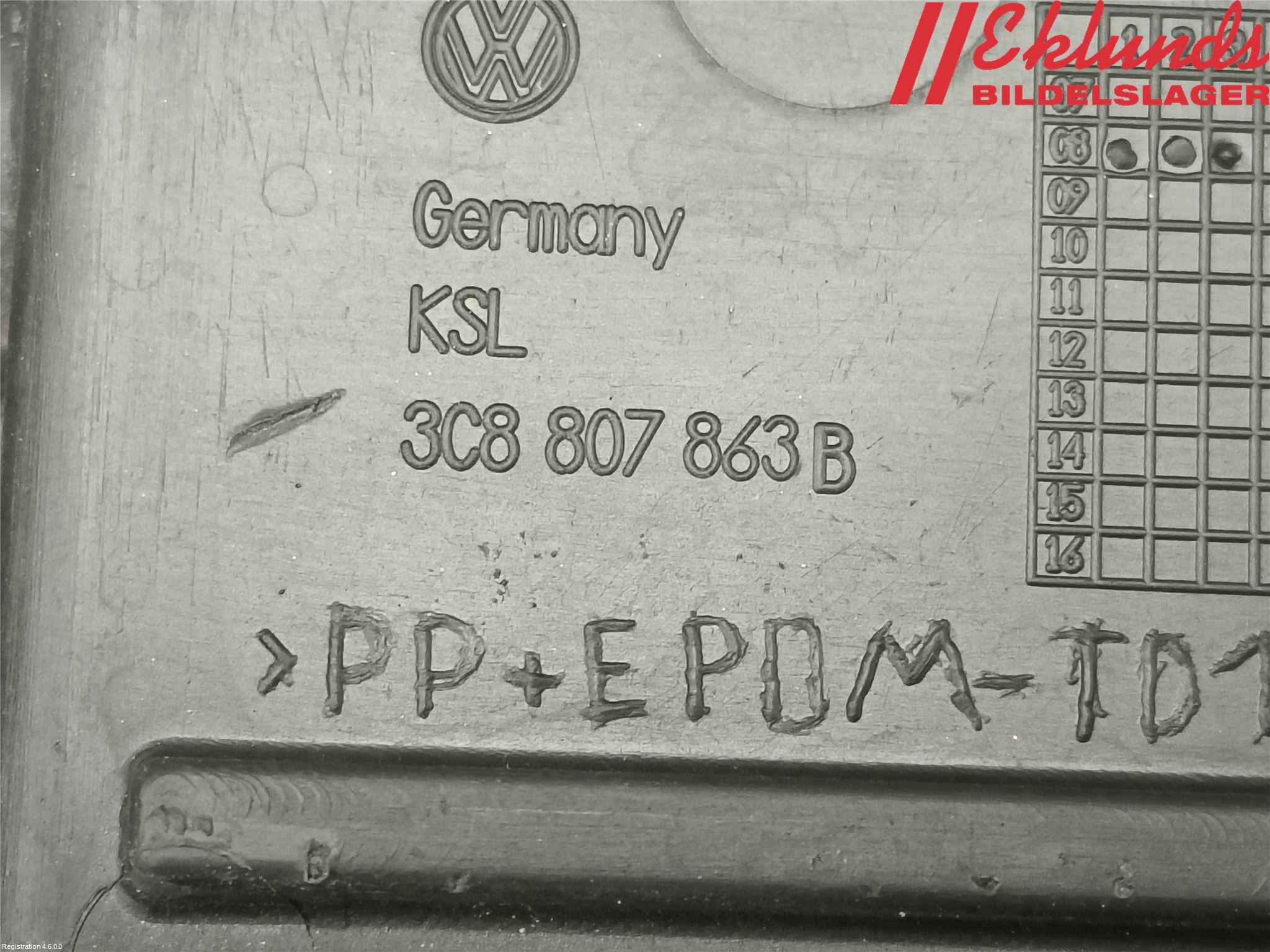 Volkswagen VW PASSAT CC 08-16 Stötfångardel Bak Mitt