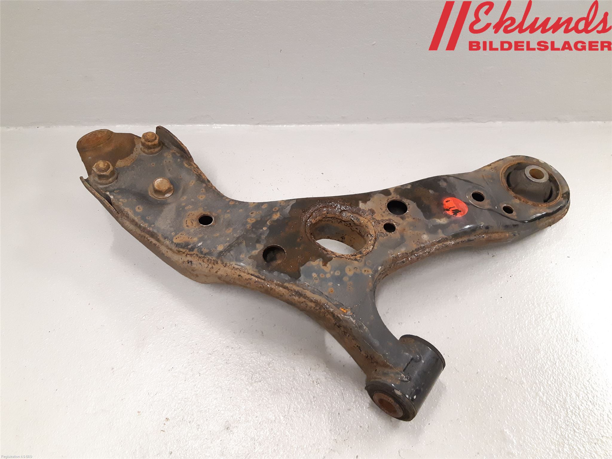 Toyota AVENSIS 16-18 Bärarm Fram Undre Vä