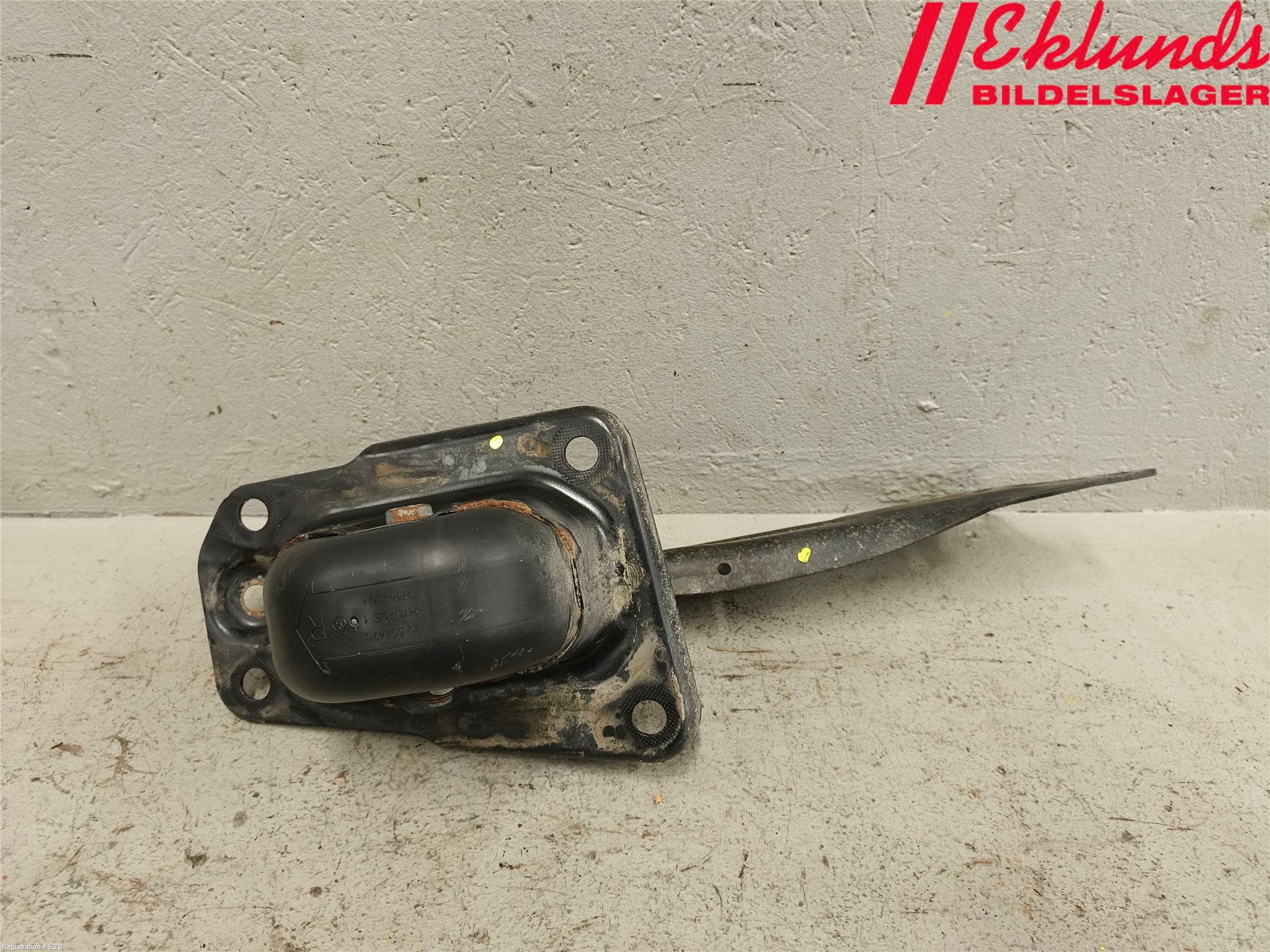 Volkswagen VW PASSAT 15-19 Bärarm Bak Höger