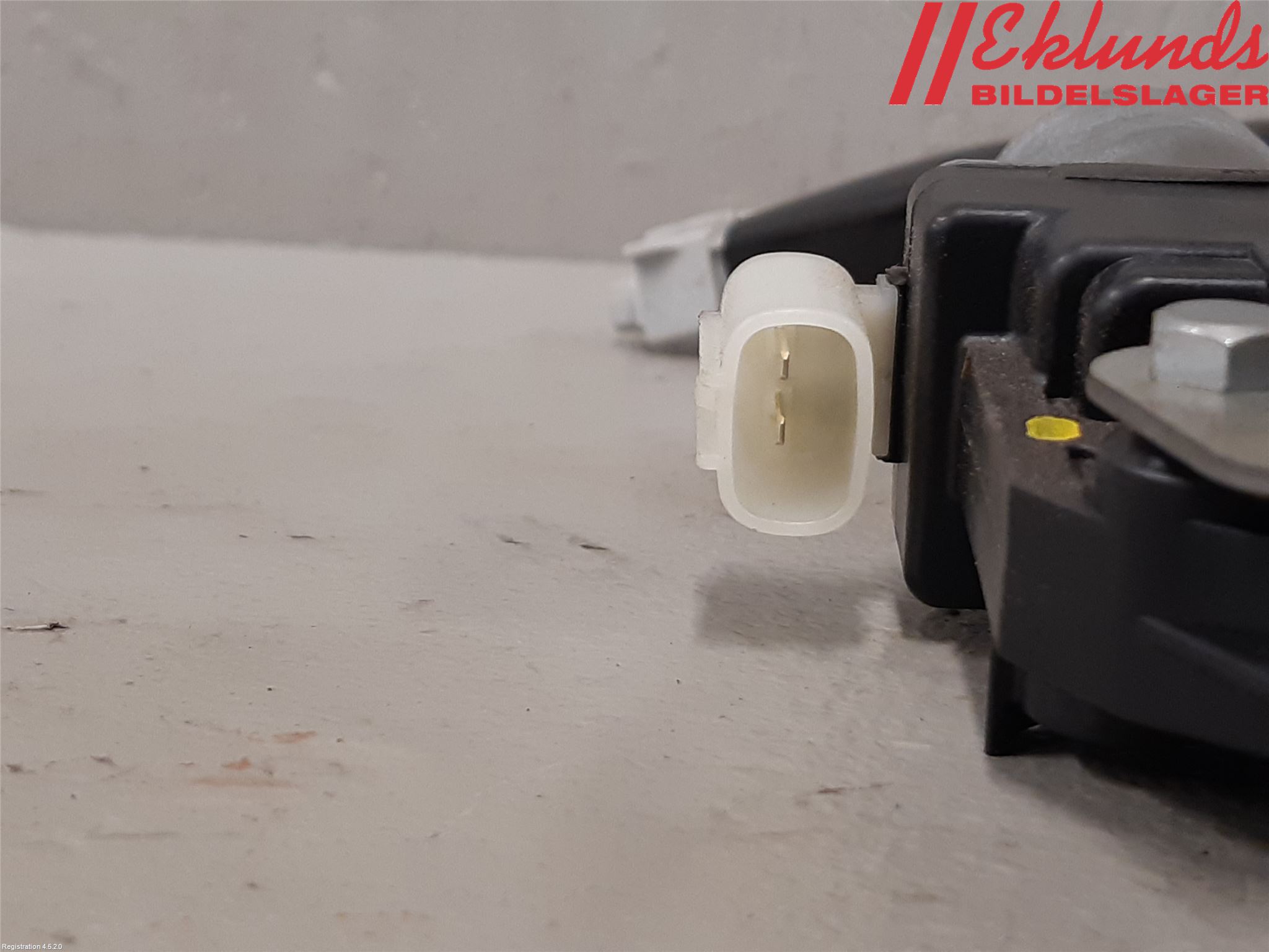 Toyota RAV4 19- Låskista Baklucka