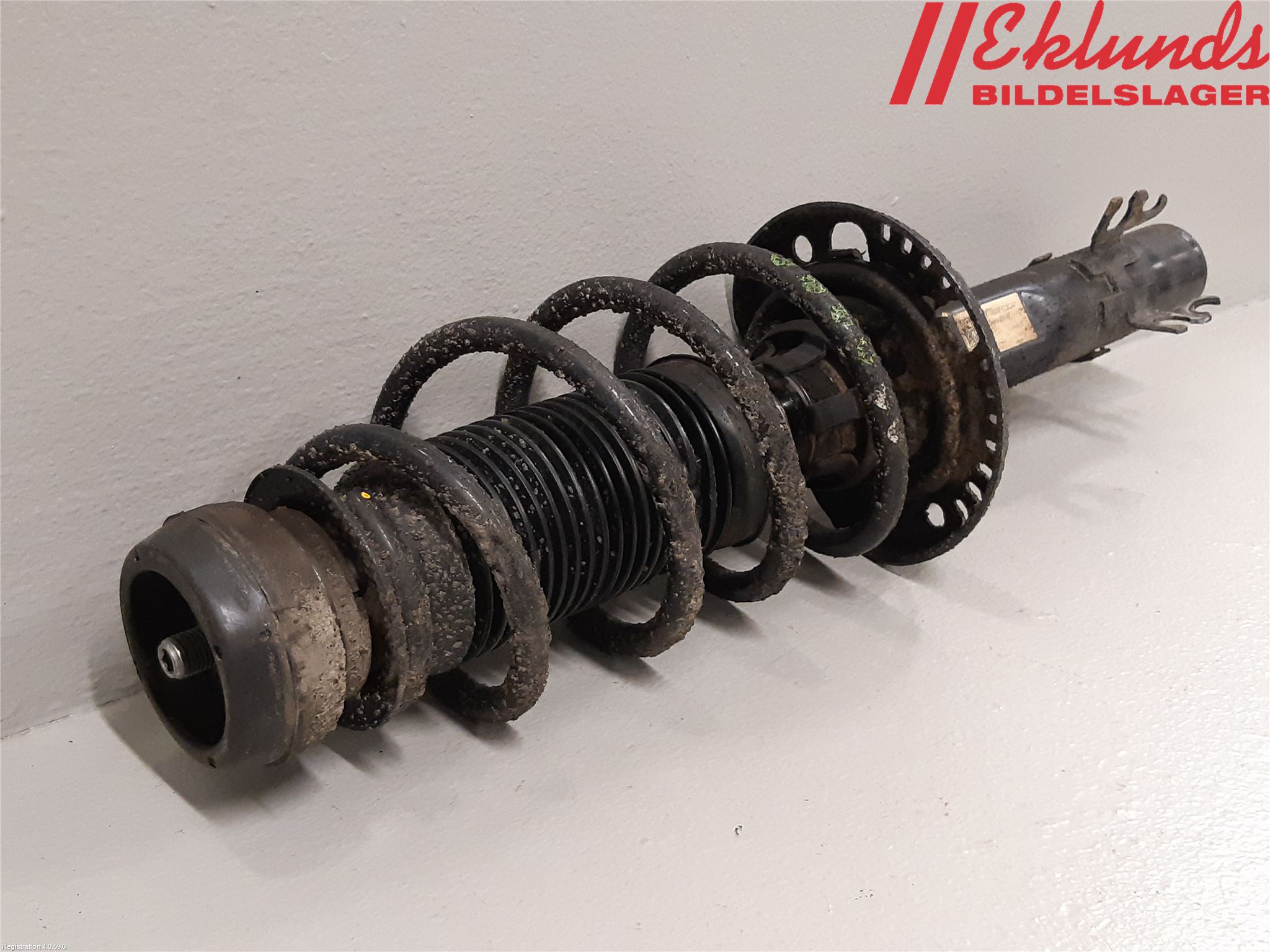 Skoda RAPID Fjäderben Fram Höger