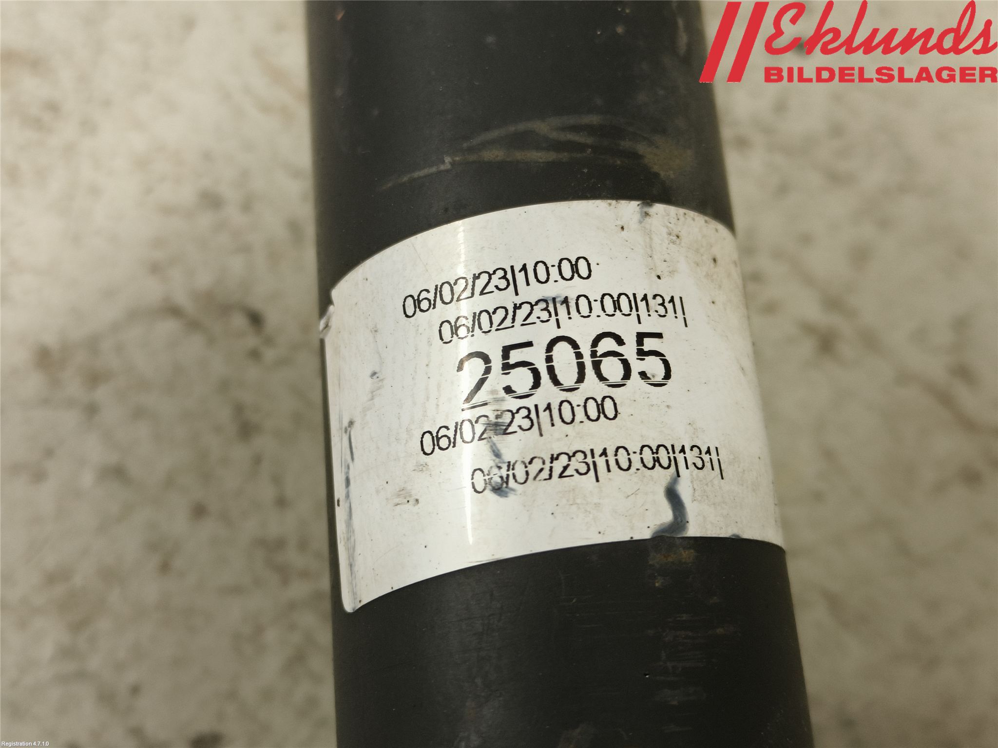 BMW 5 E60/61 Sed/Tou 02-10 Drivaxel Bak Vänster