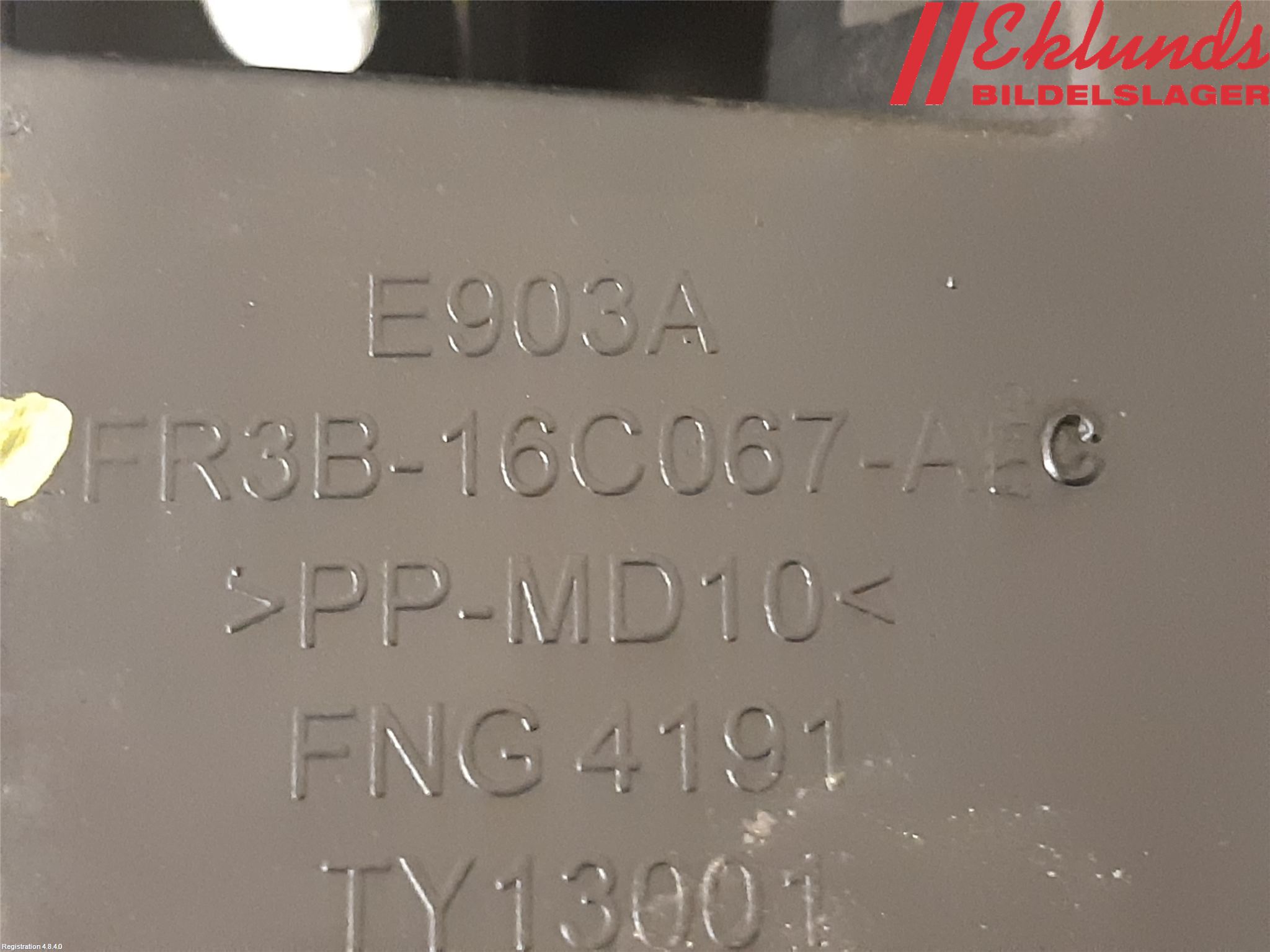 Ford MUSTANG VI 15-22 Skärmfäste Fram Vä