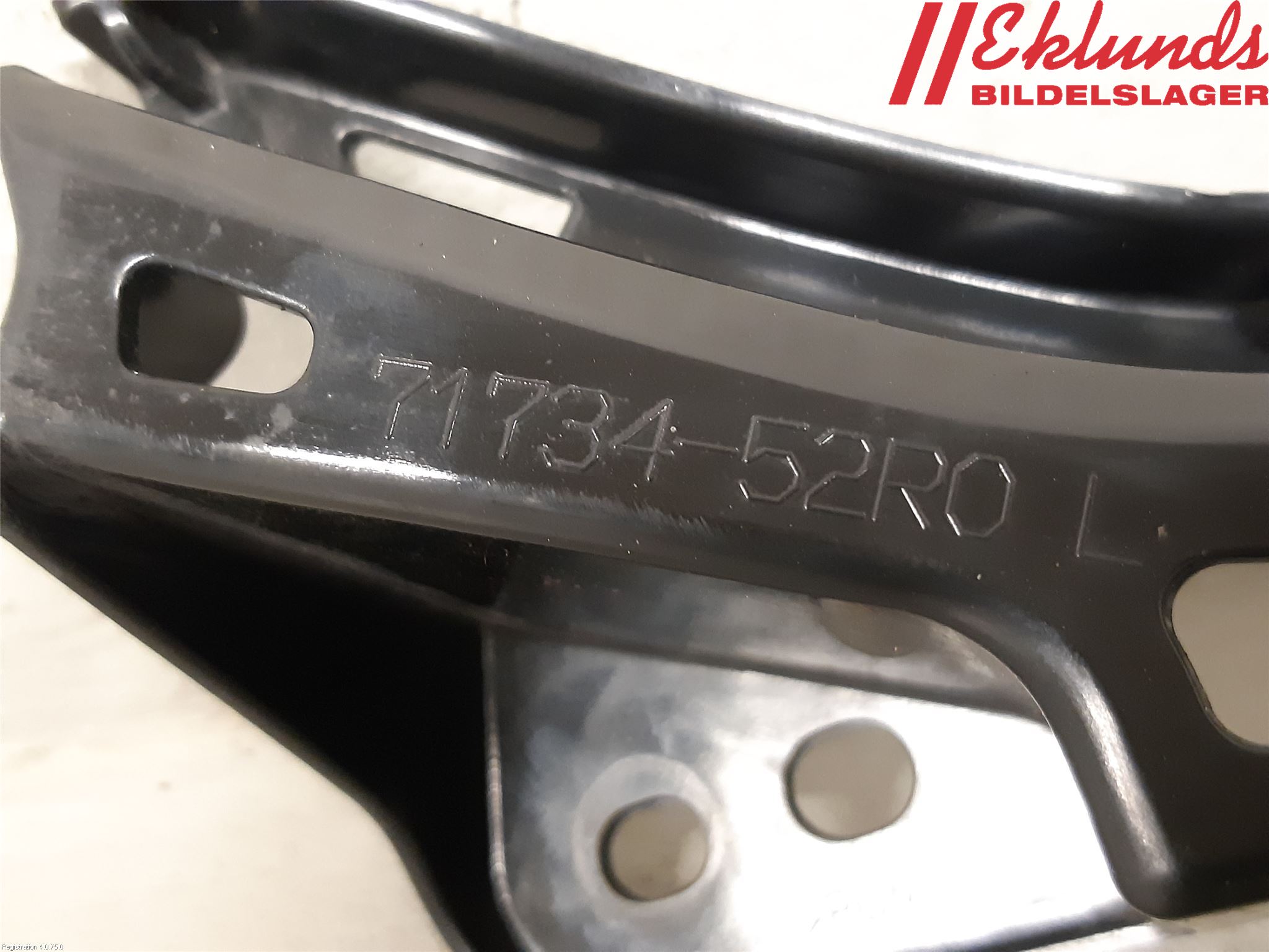 Suzuki SWIFT 17-24 Stötfångarfäste Fram Vä