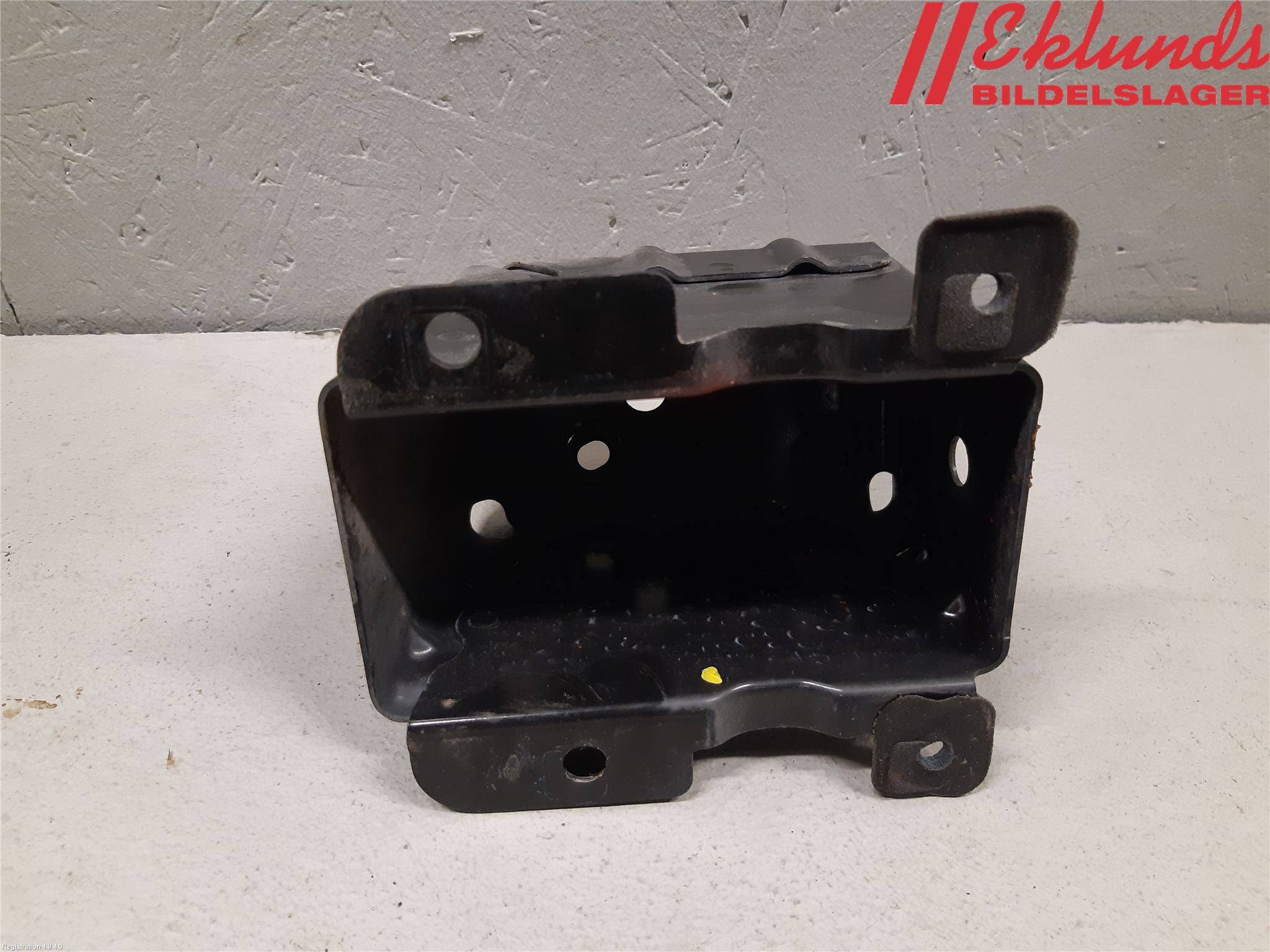 Nissan LEAF 11-17 Stötfångarbärjärn Bak