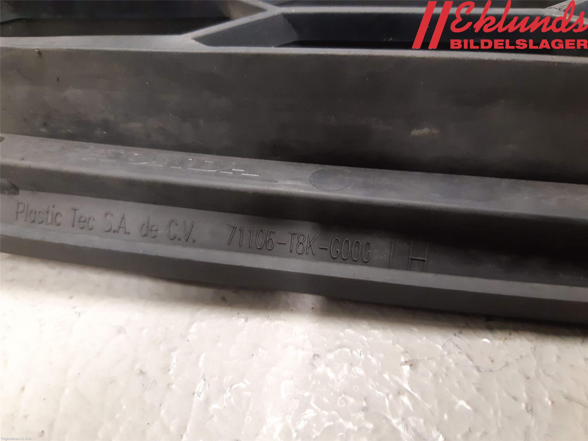 Honda HR-V 15-21 Dimljussarg Fram