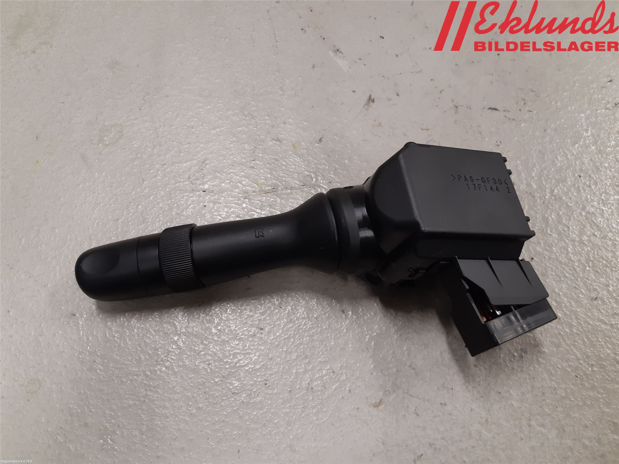 Toyota YARIS XP130 15-20 Spak Torkar-Spolomk