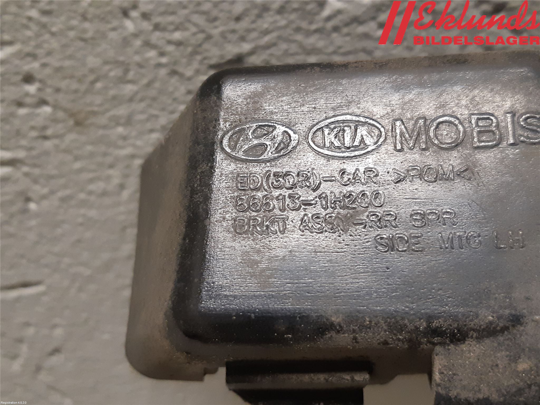 Kia CEED 06-12 Stötfångarfäste Bak Vä