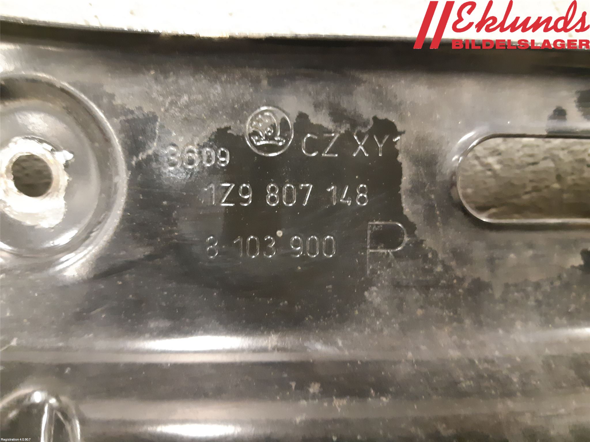 Skoda OCTAVIA (1Z) 05-13 Stötfångarfäste Bak Hö