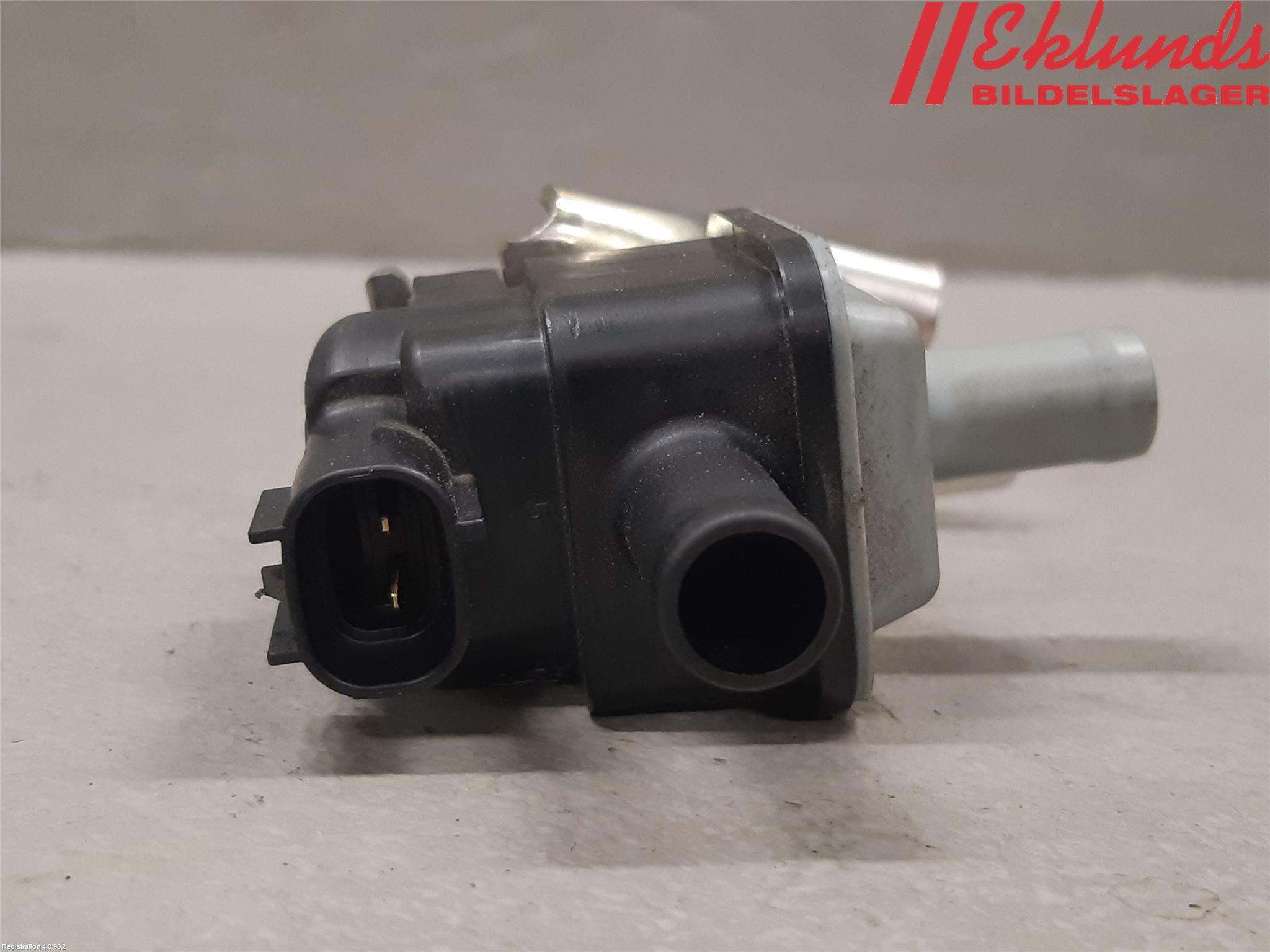 Toyota COROLLA 19- Vakuumventil