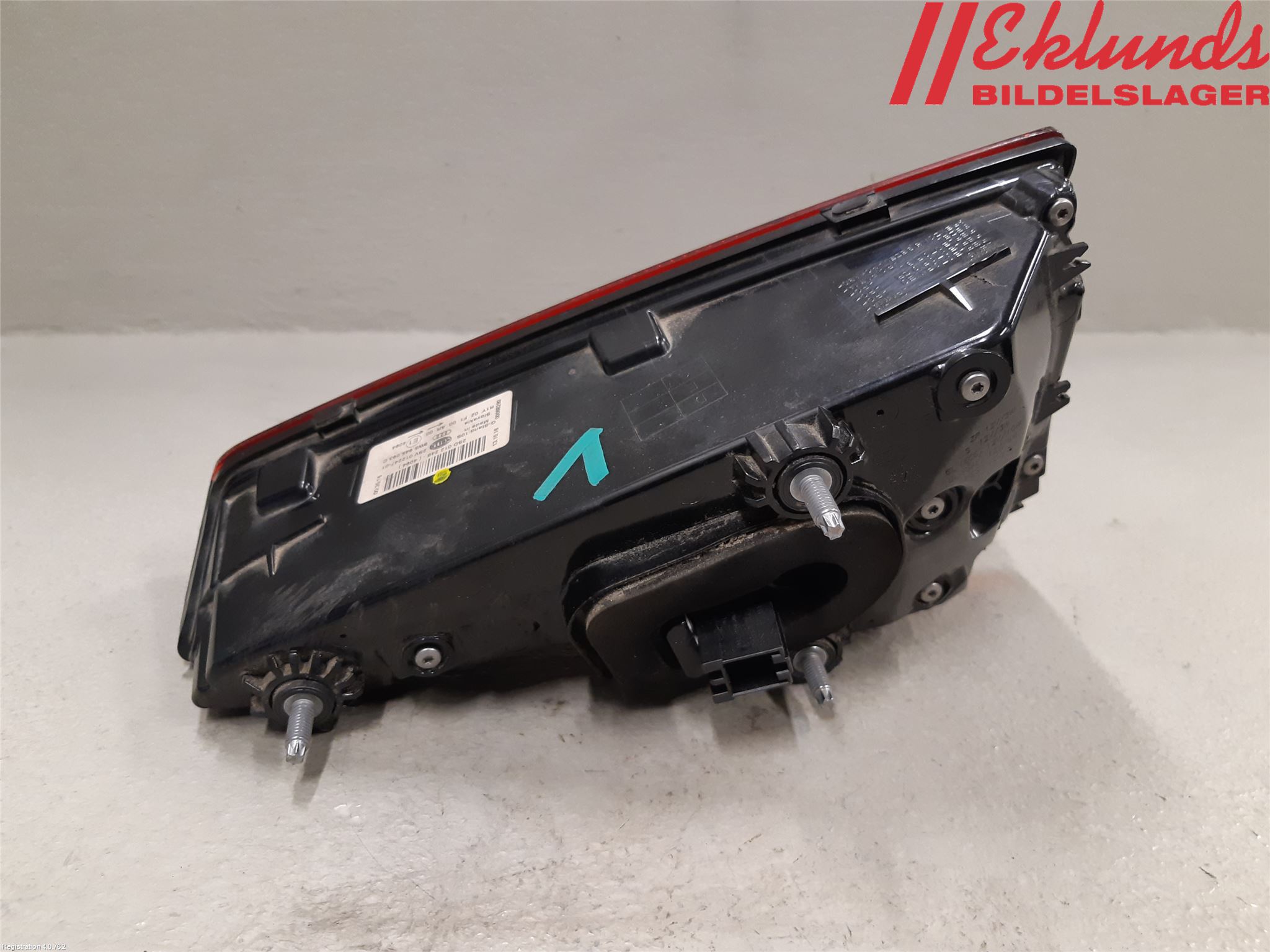 Audi A4/S4 B9 16-19 Bakljus Lucka Vä