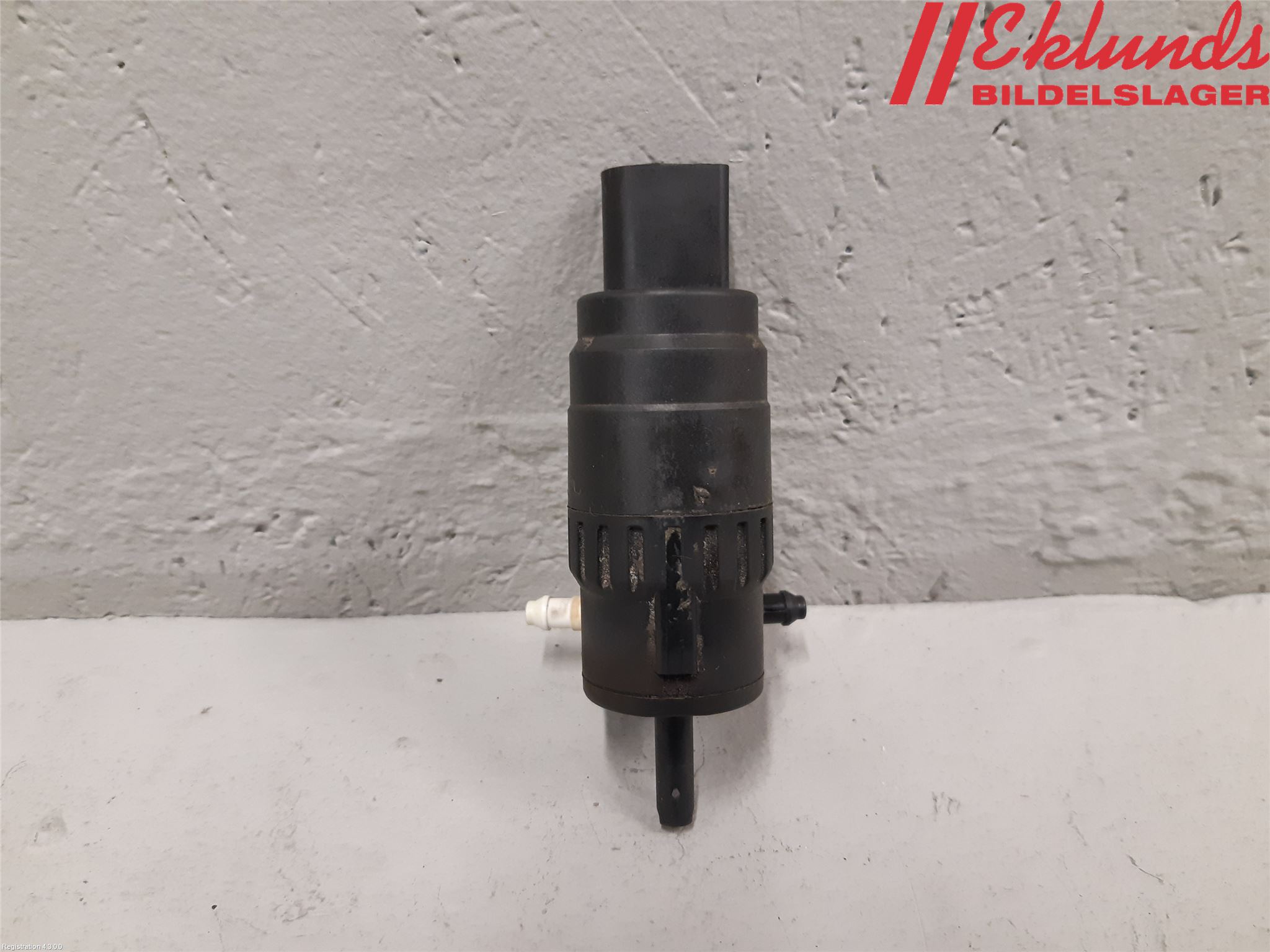 Volkswagen VW CADDY      04-10 Spolarpump Vindruta