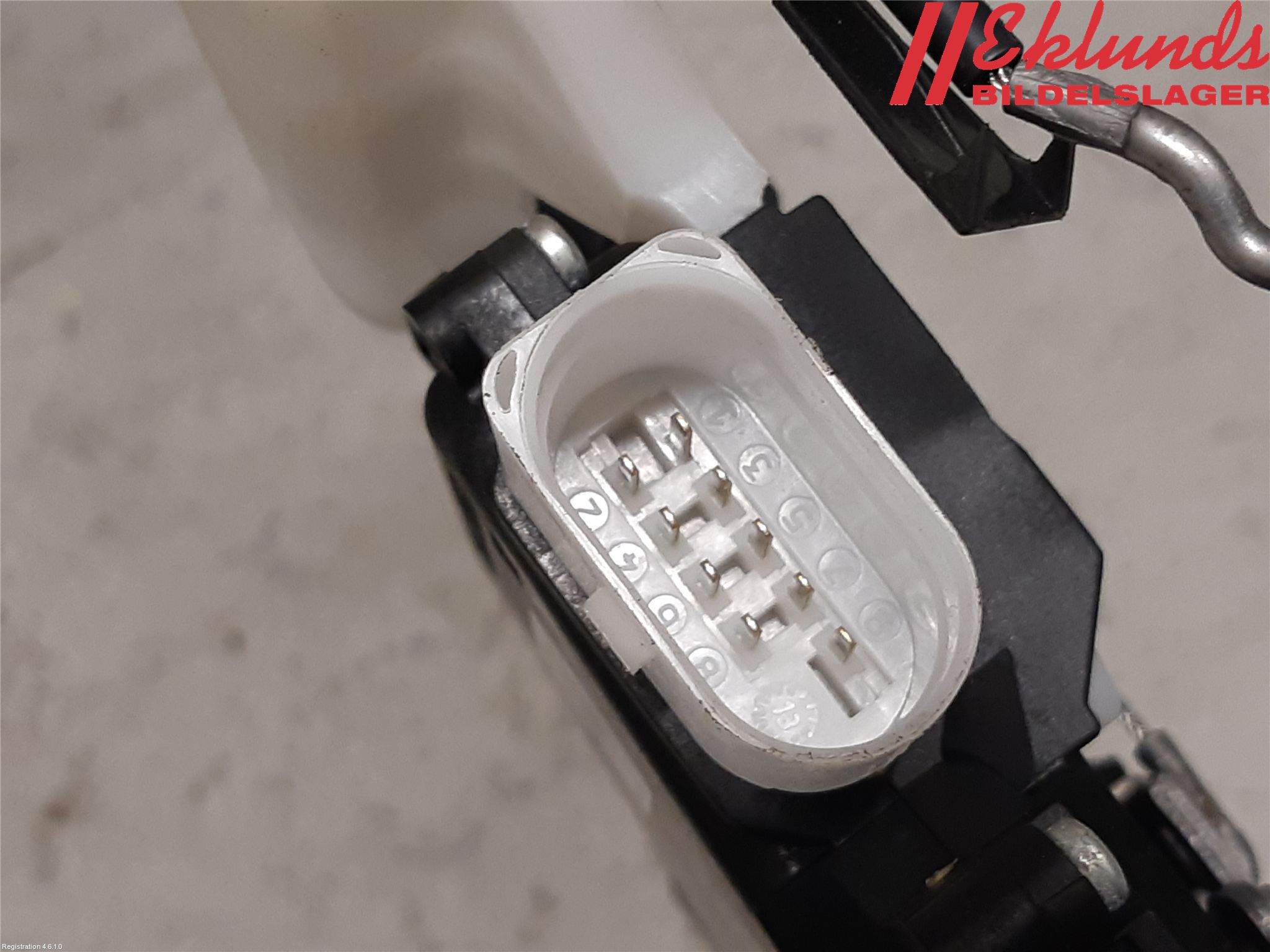 Volkswagen VW CADDY 11-15 Låskista-Dörrlås