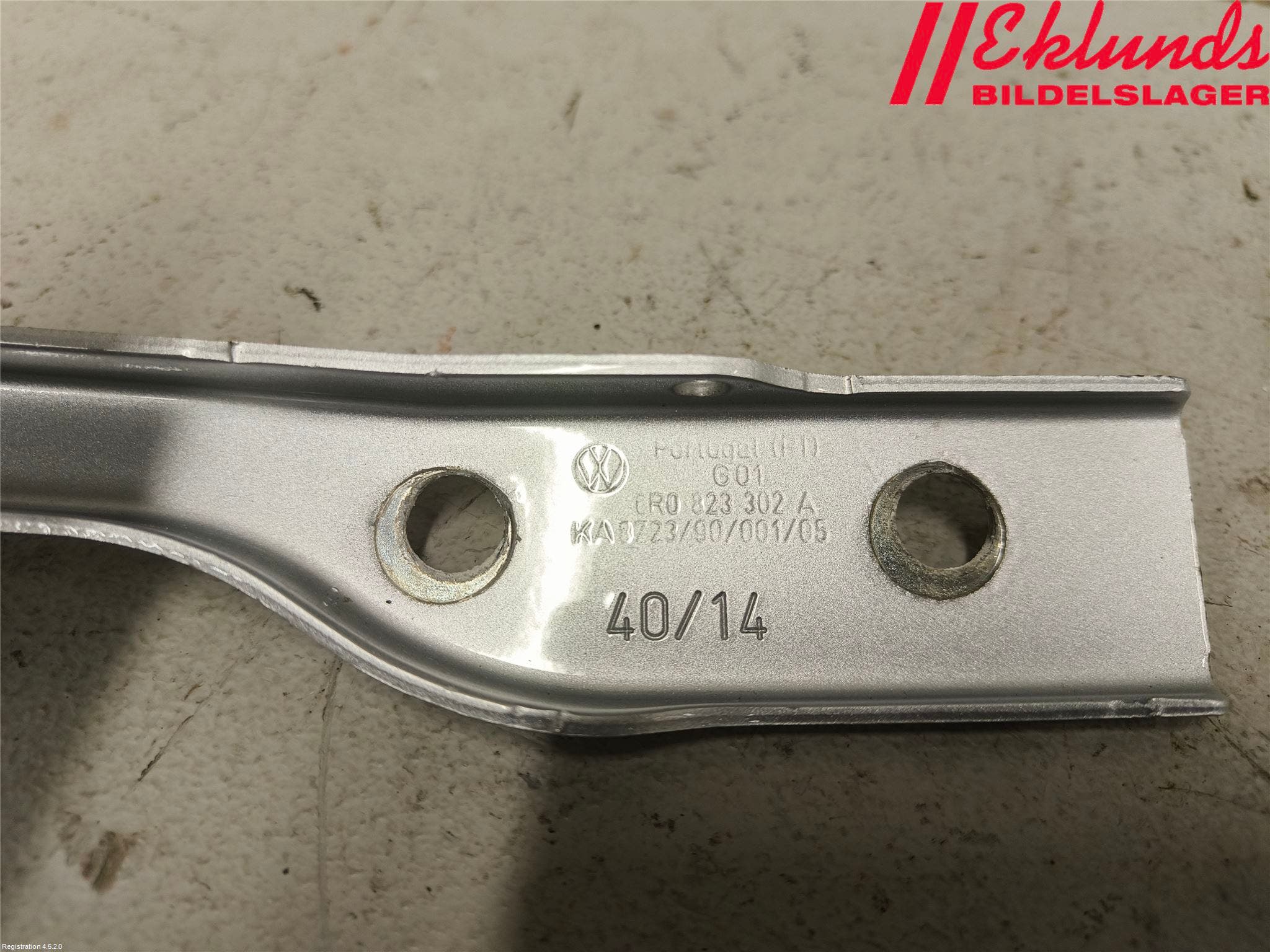 Volkswagen VW POLO 10-17 Huvgångjärn