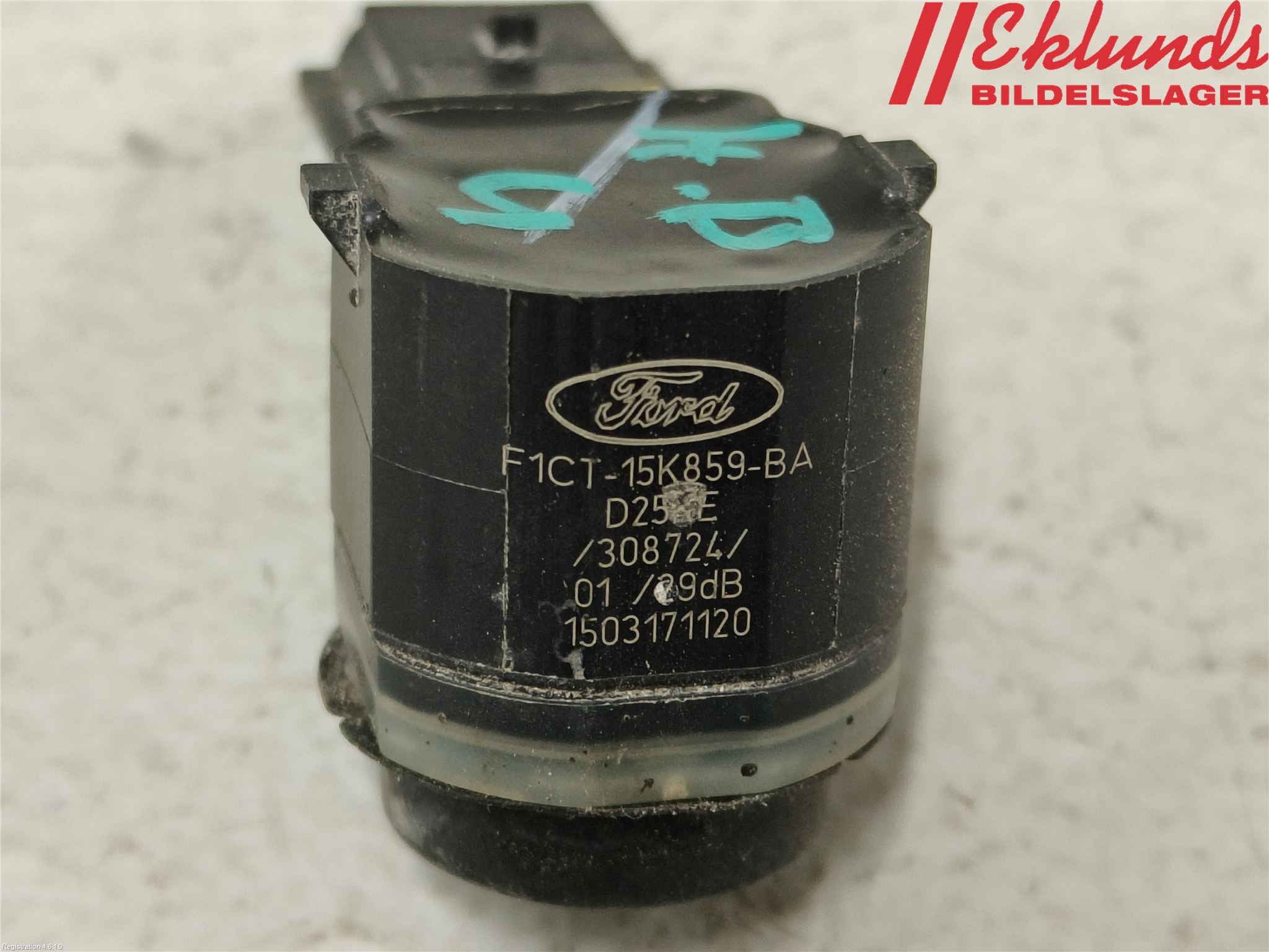 Ford KUGA 17-19 Parkeringshjälp Backsensor