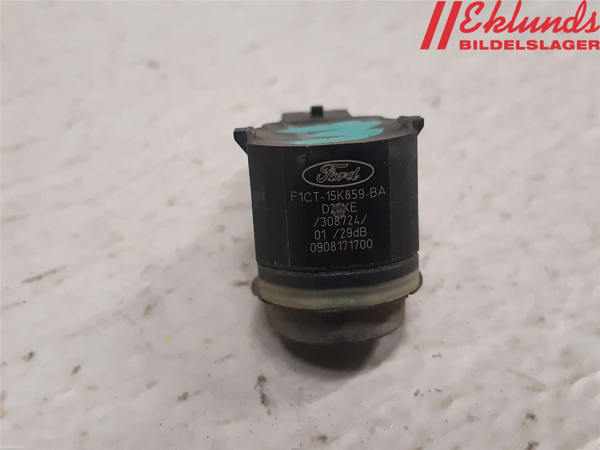 Ford KUGA 17-19 Parkeringshjälp Frontsensor