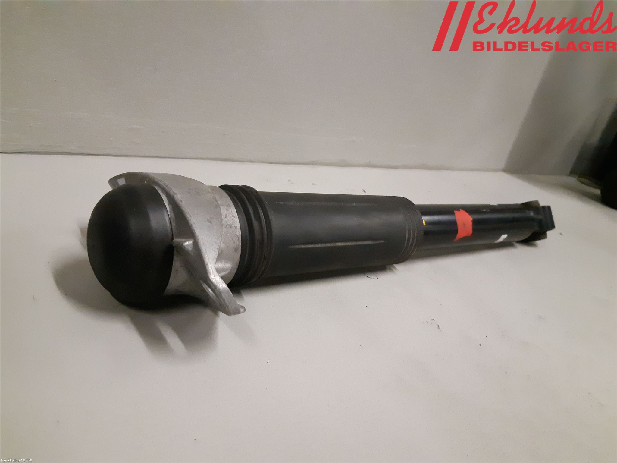 Toyota COROLLA 19- Stötdämpare Bak