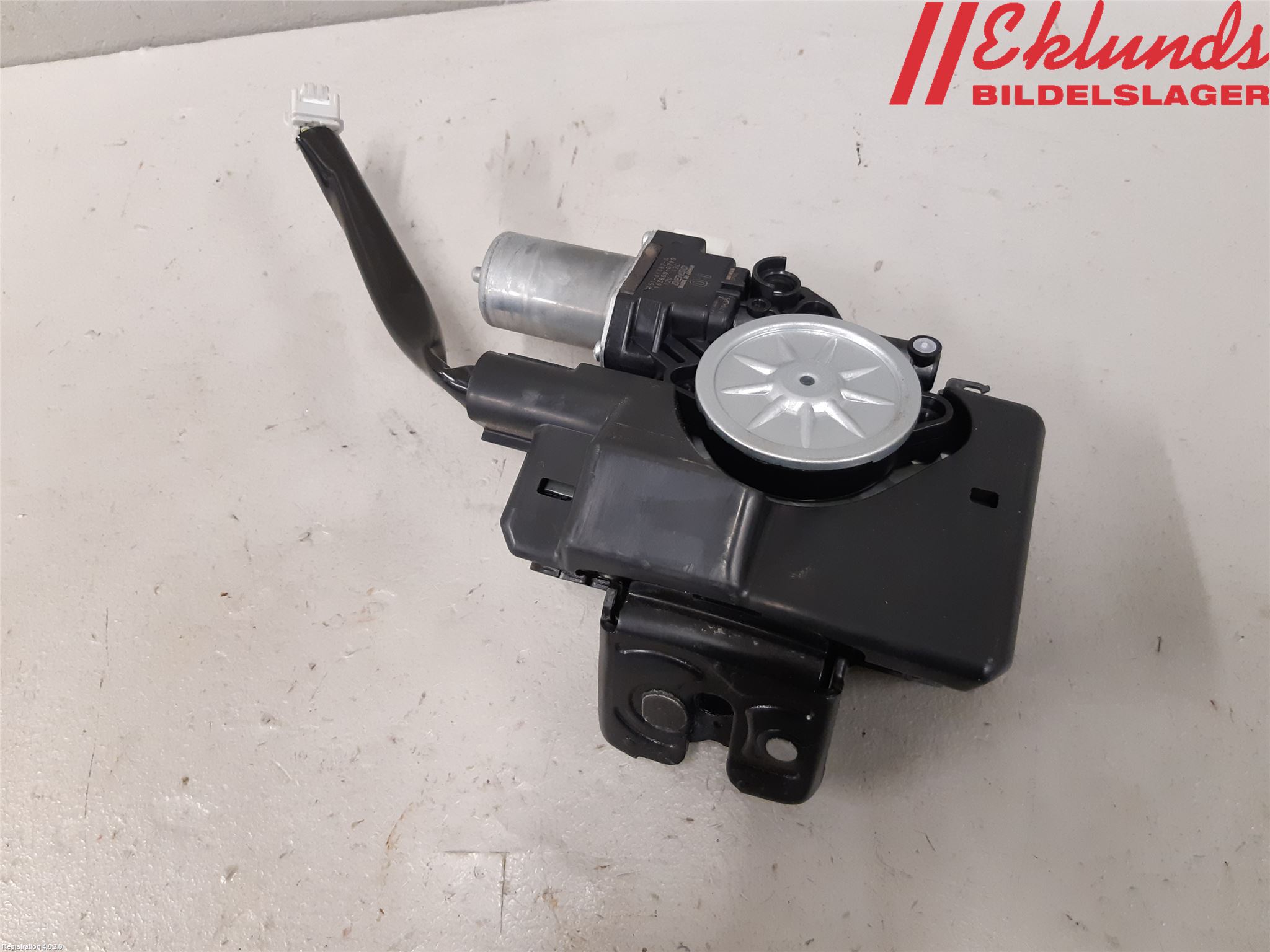 Toyota RAV4 19- Låskista Baklucka