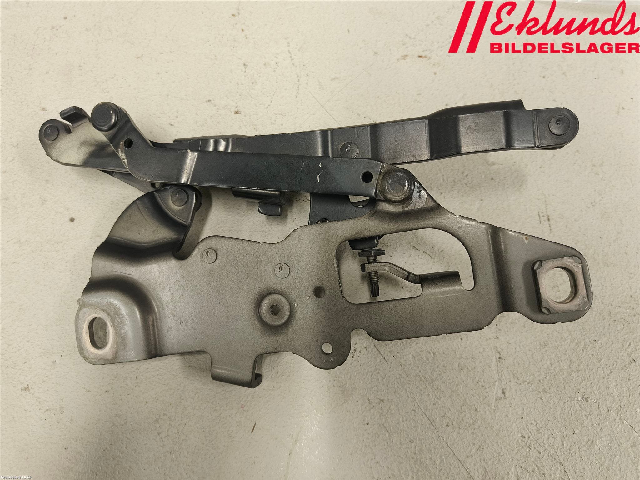 BMW 5 F10/F11/F18 09-17 Huvgångjärn