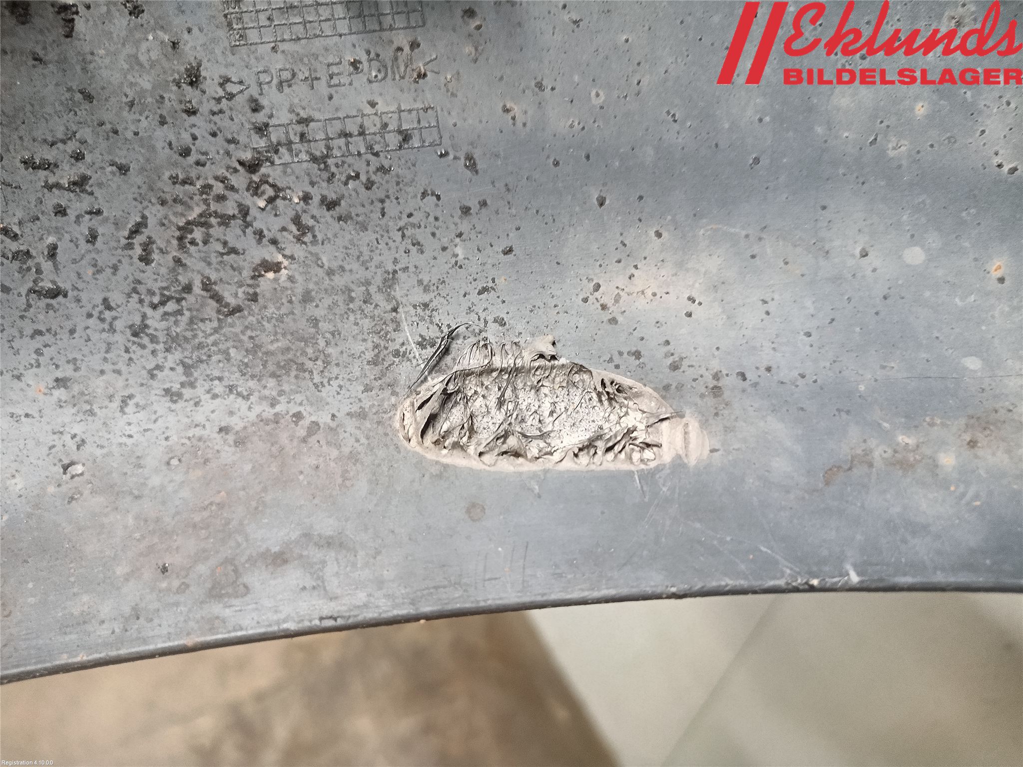 Volvo V70 00-04 Stötfångarbeklädnad Fram