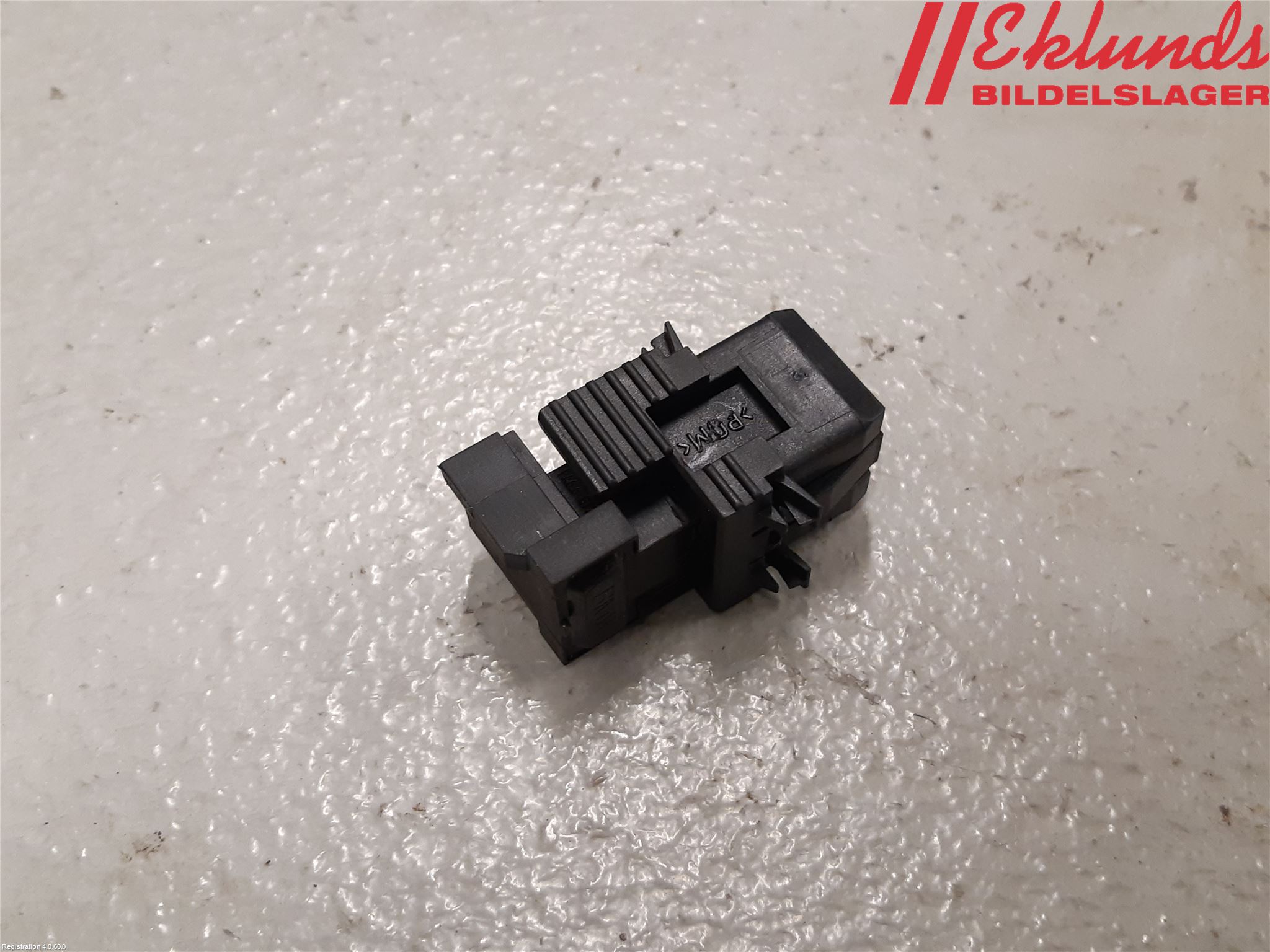 BMW 3 E90/91 SED/TOU 05-12 Bromsljuskontakt